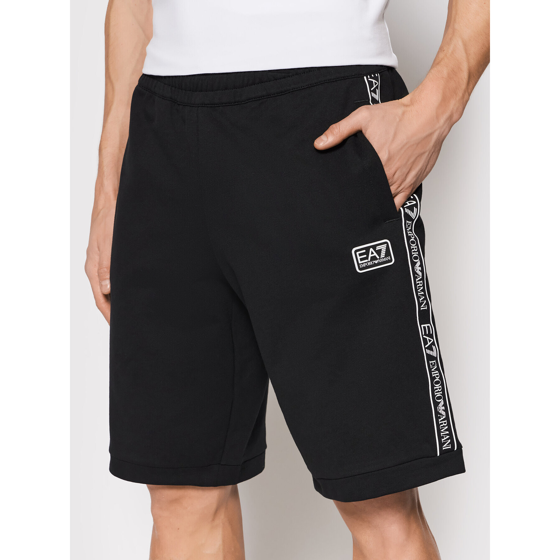 EA7 Emporio Armani Sport rövidnadrág 3LPS61 PJ05Z 0200 Fekete Regular Fit - Pepit.hu