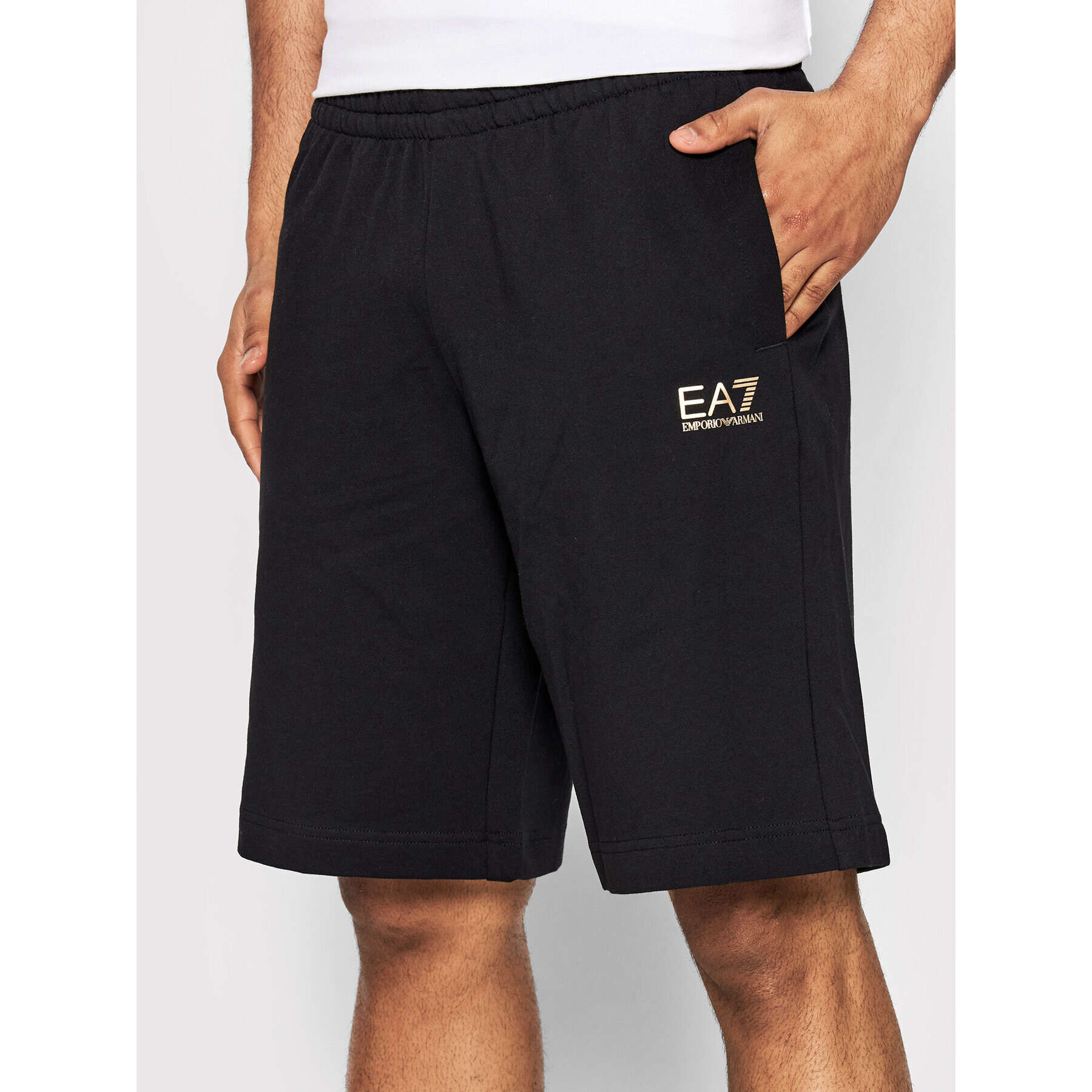 EA7 Emporio Armani Sport rövidnadrág 3LPS64 PJFGZ 0208 Fekete Regular Fit - Pepit.hu