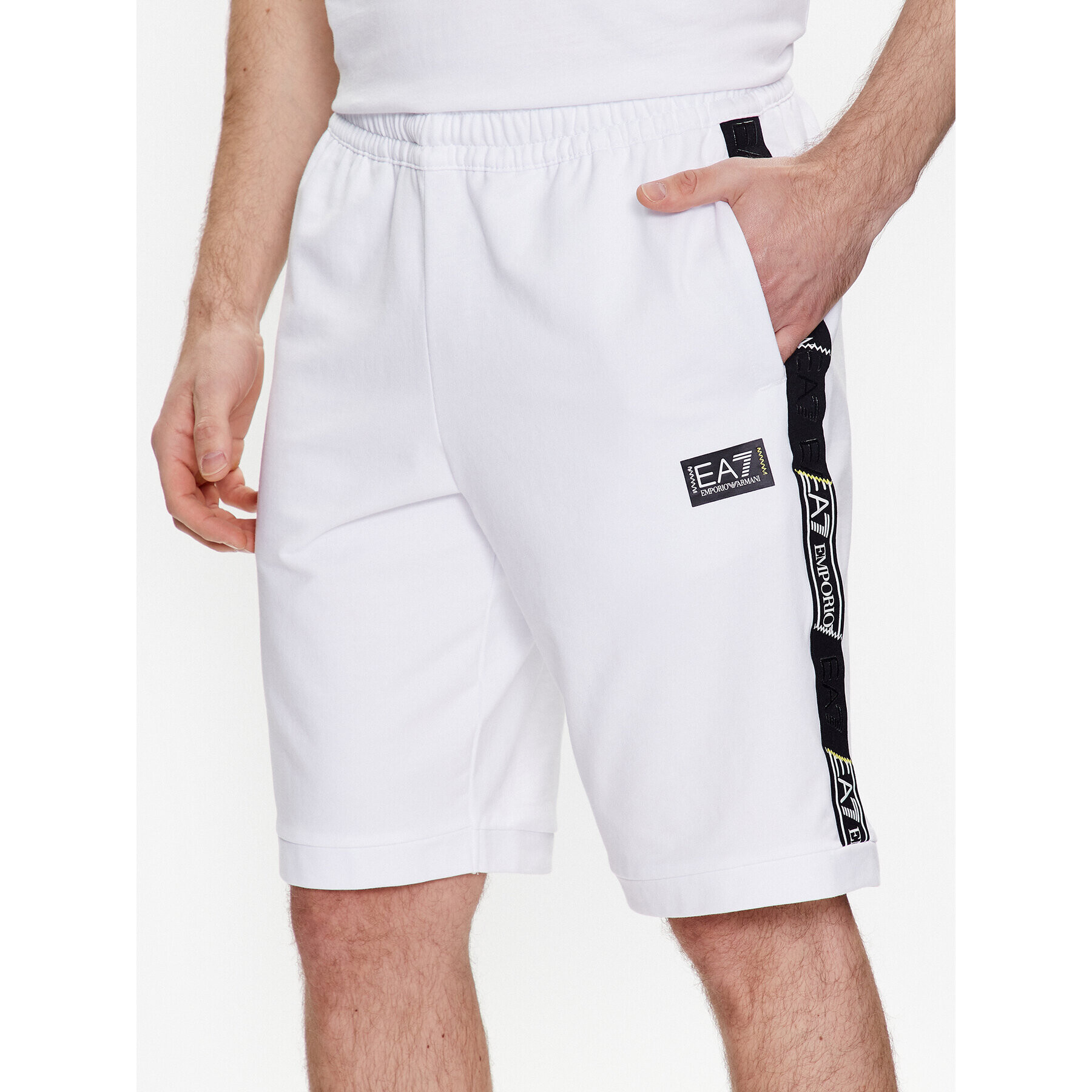 EA7 Emporio Armani Sport rövidnadrág 3RPS56 PJ05Z 1100 Fehér Regular Fit - Pepit.hu