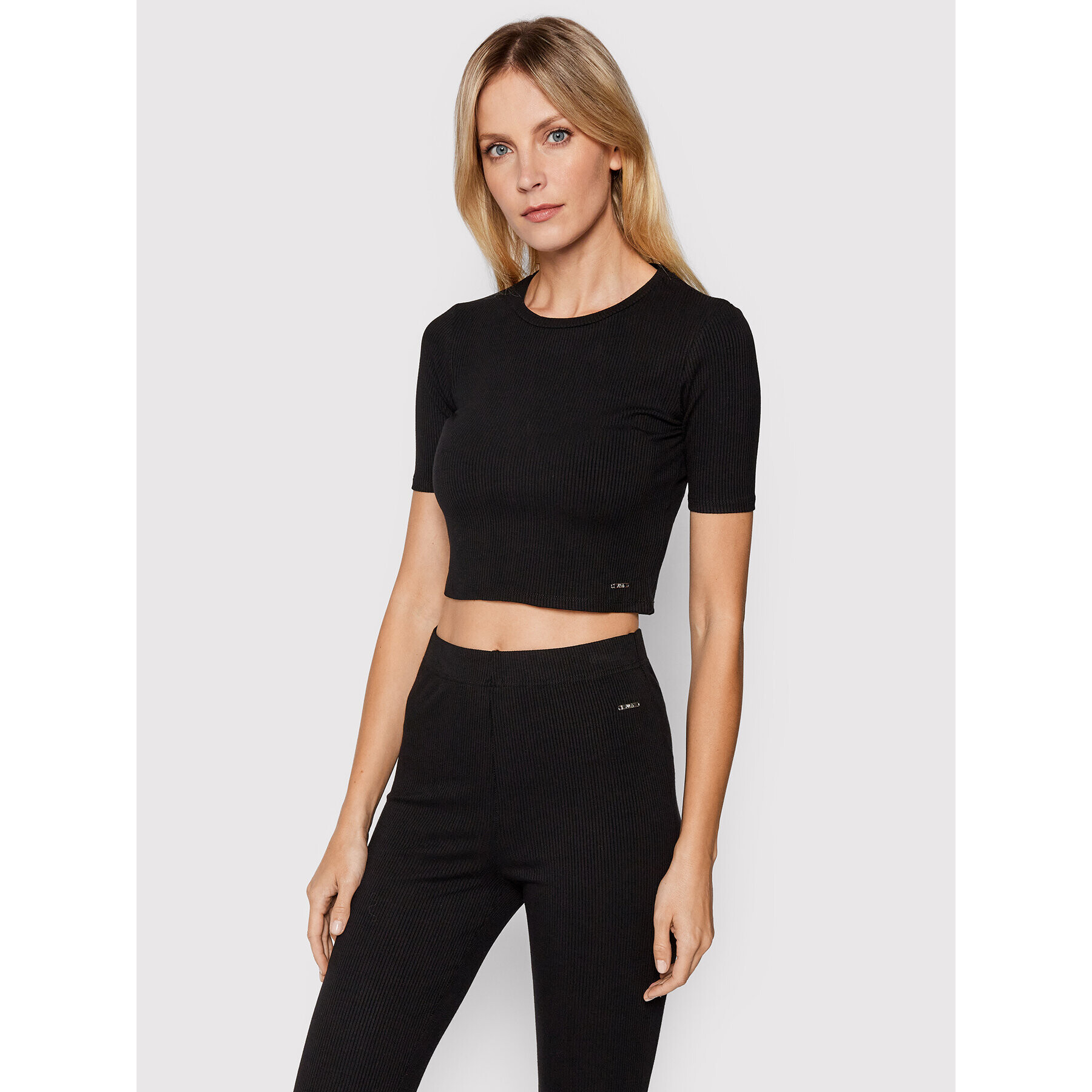 Fila Blúz Elwyn 688934 Fekete Cropped Fit - Pepit.hu