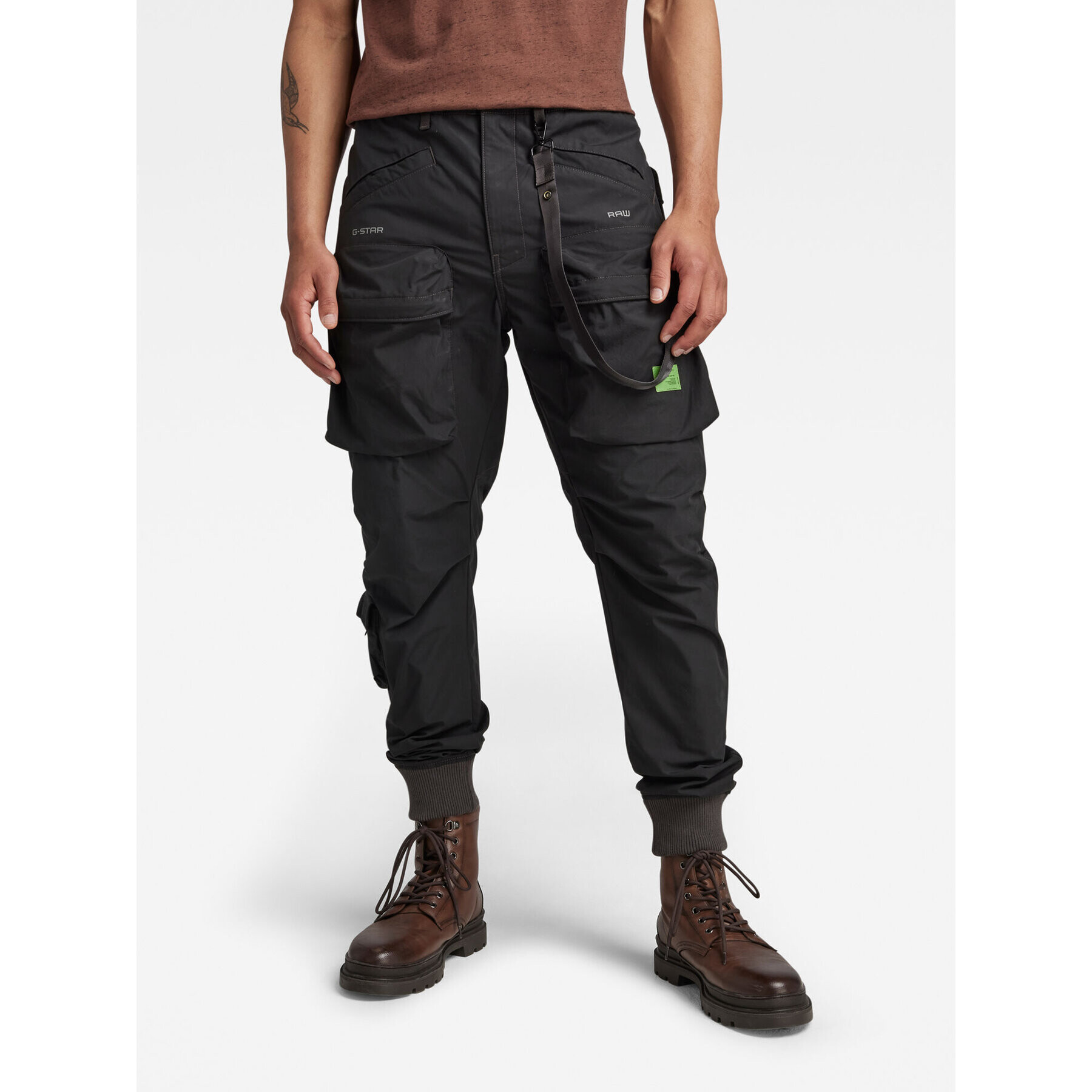 G-Star Raw Szövet nadrág D19706-A790-6484 Fekete Tapered Fit - Pepit.hu