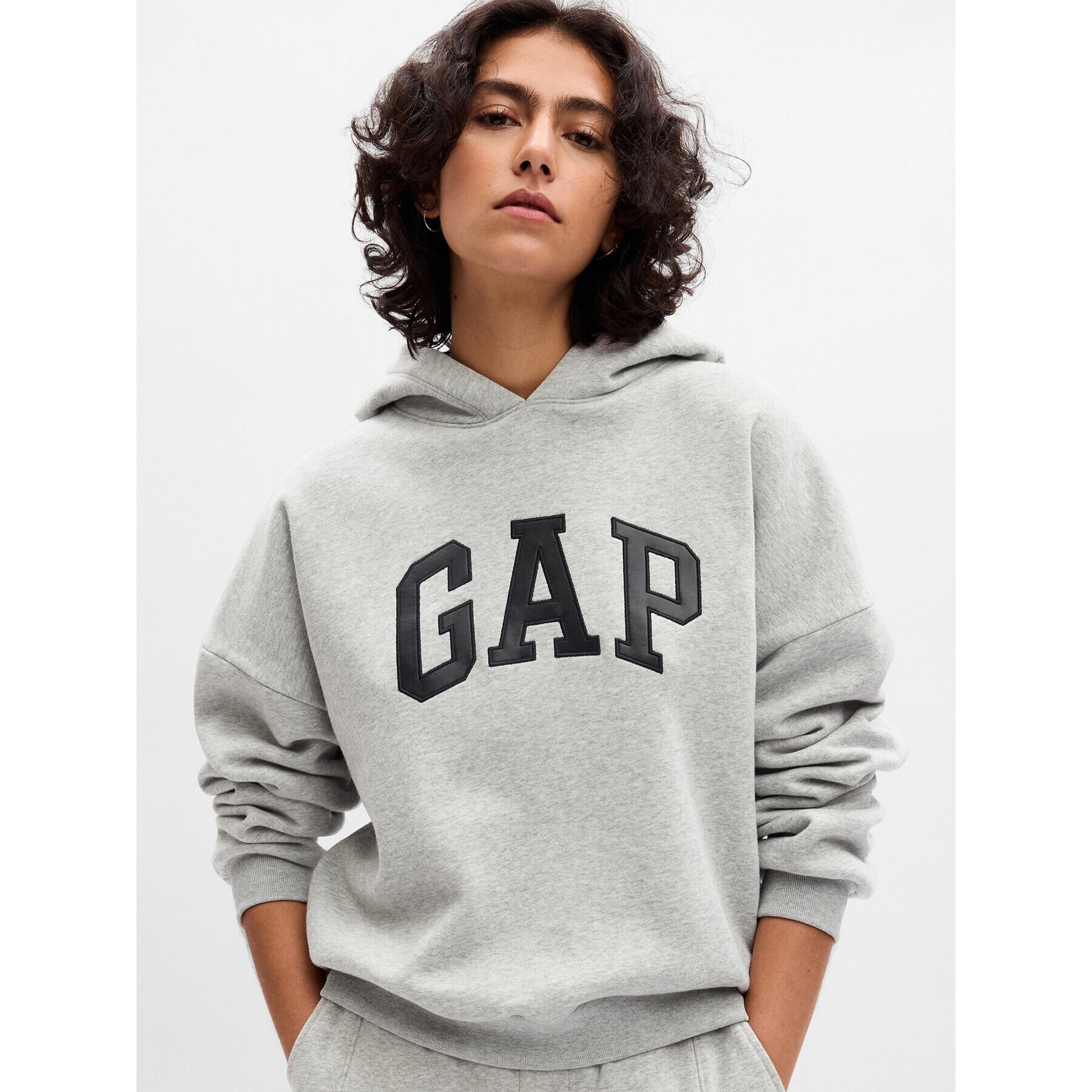 Gap Pulóver 729618-02 Szürke Regular Fit - Pepit.hu