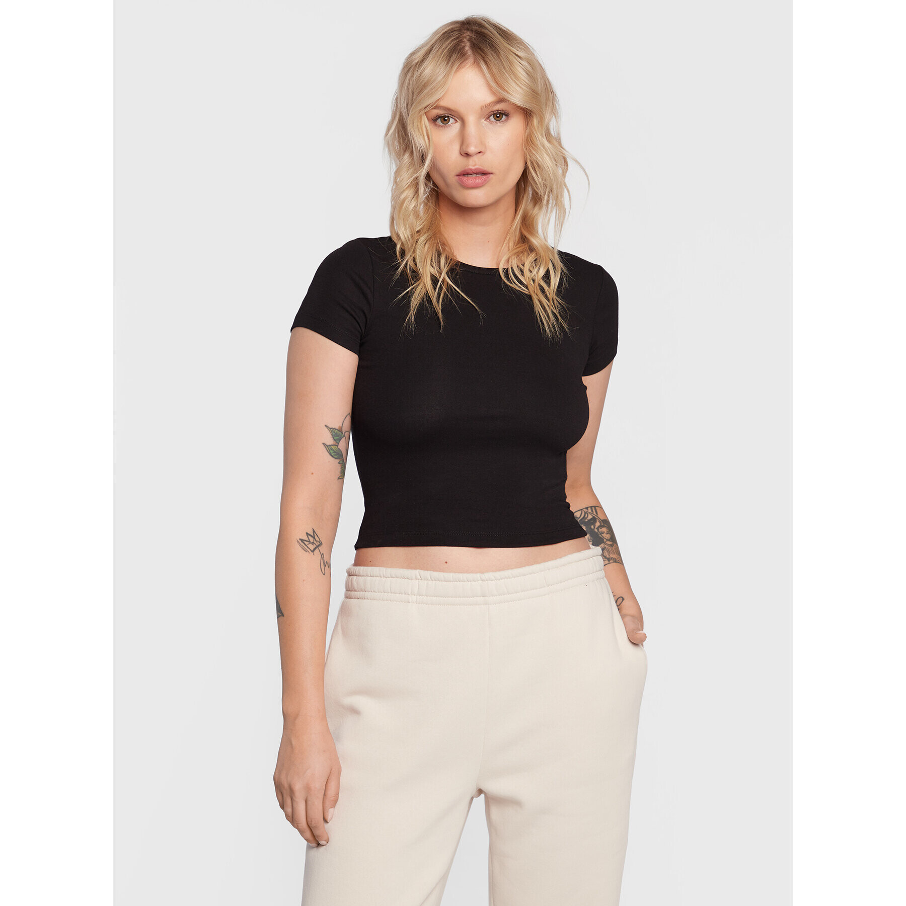 Gina Tricot Póló Basic 17957 Fekete Slim Fit - Pepit.hu