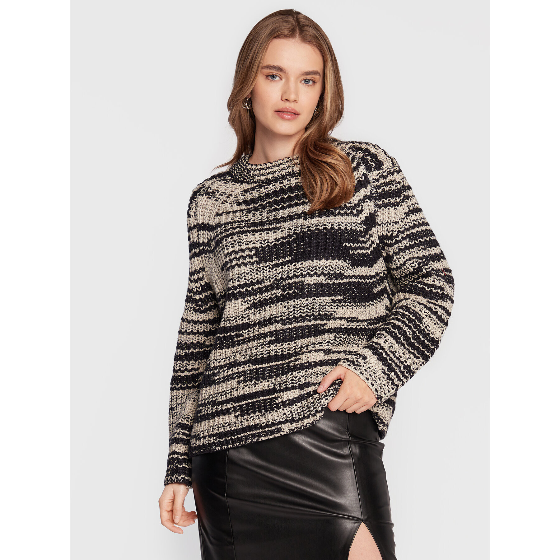 Gina Tricot Sweater Bea 17715 Fekete Relaxed Fit - Pepit.hu