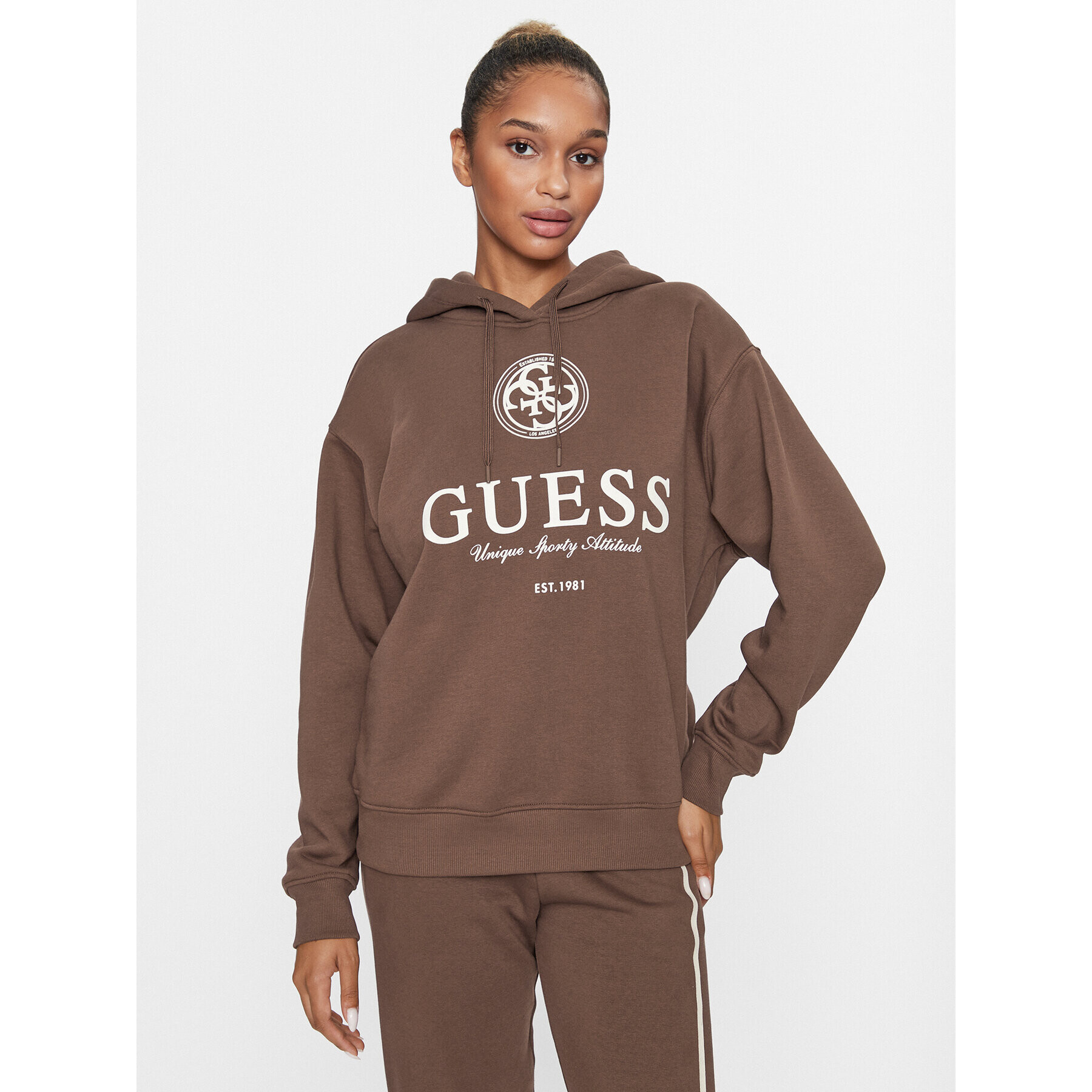 Guess Pulóver V3BQ03 K9Z21 Barna Regular Fit - Pepit.hu