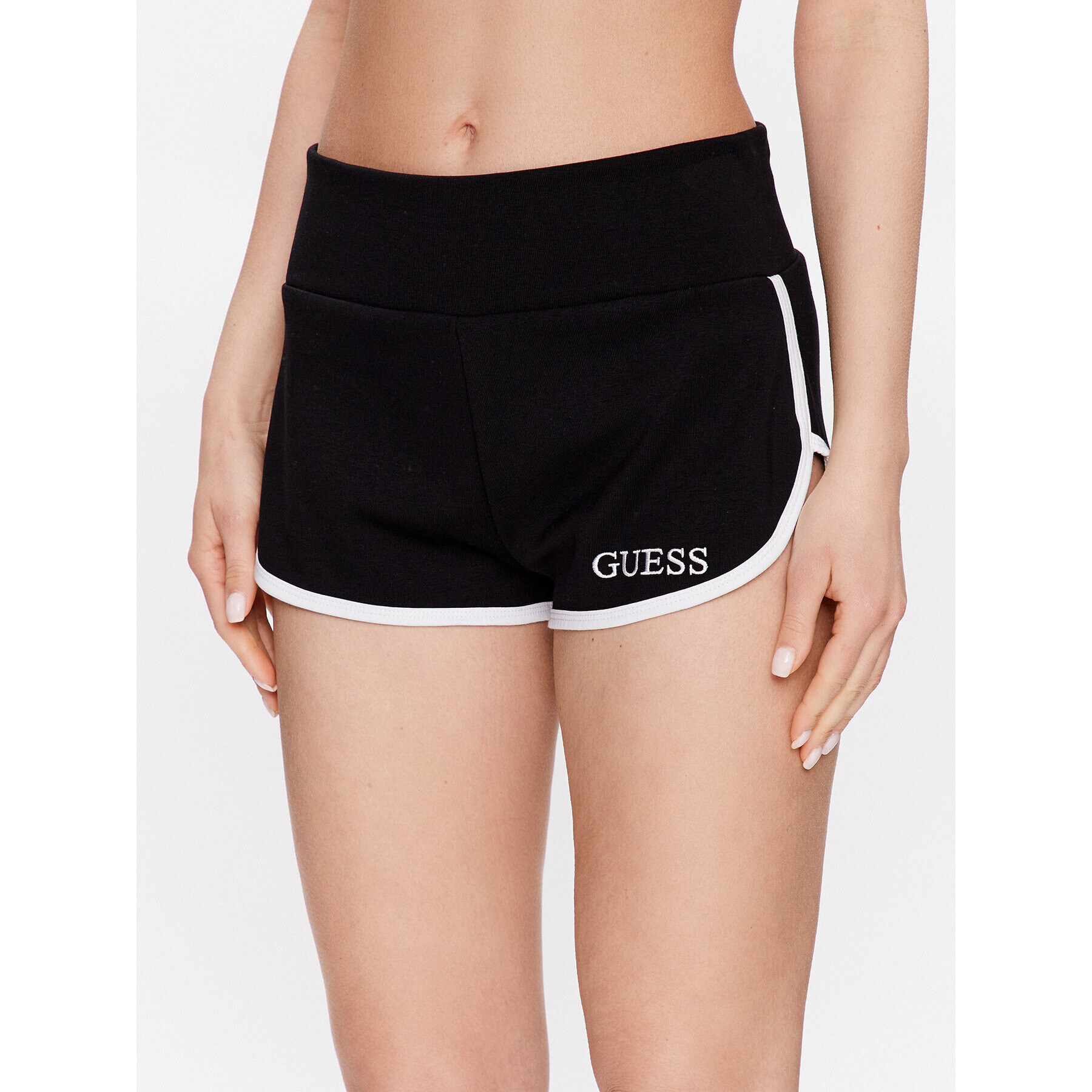 Guess Sport rövidnadrág E3GD05 KBP41 Fekete Regular Fit - Pepit.hu