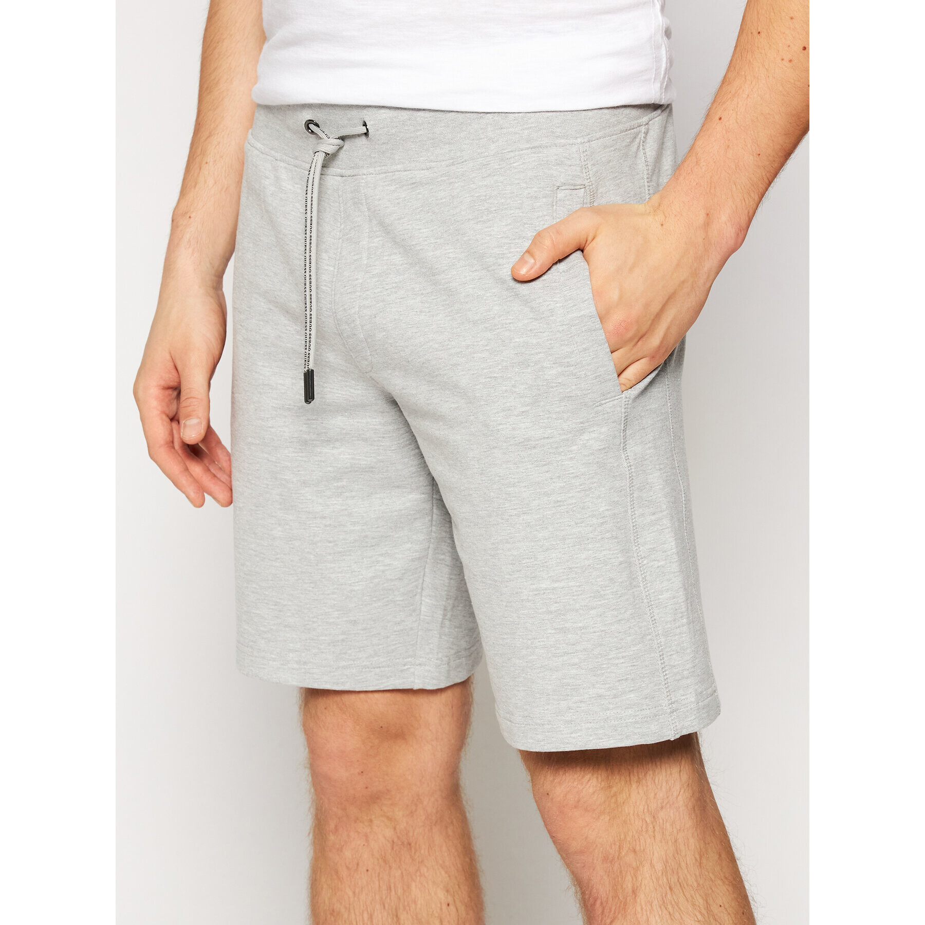 Guess Sport rövidnadrág M1GD54 K6ZS1 Szürke Slim Fit - Pepit.hu