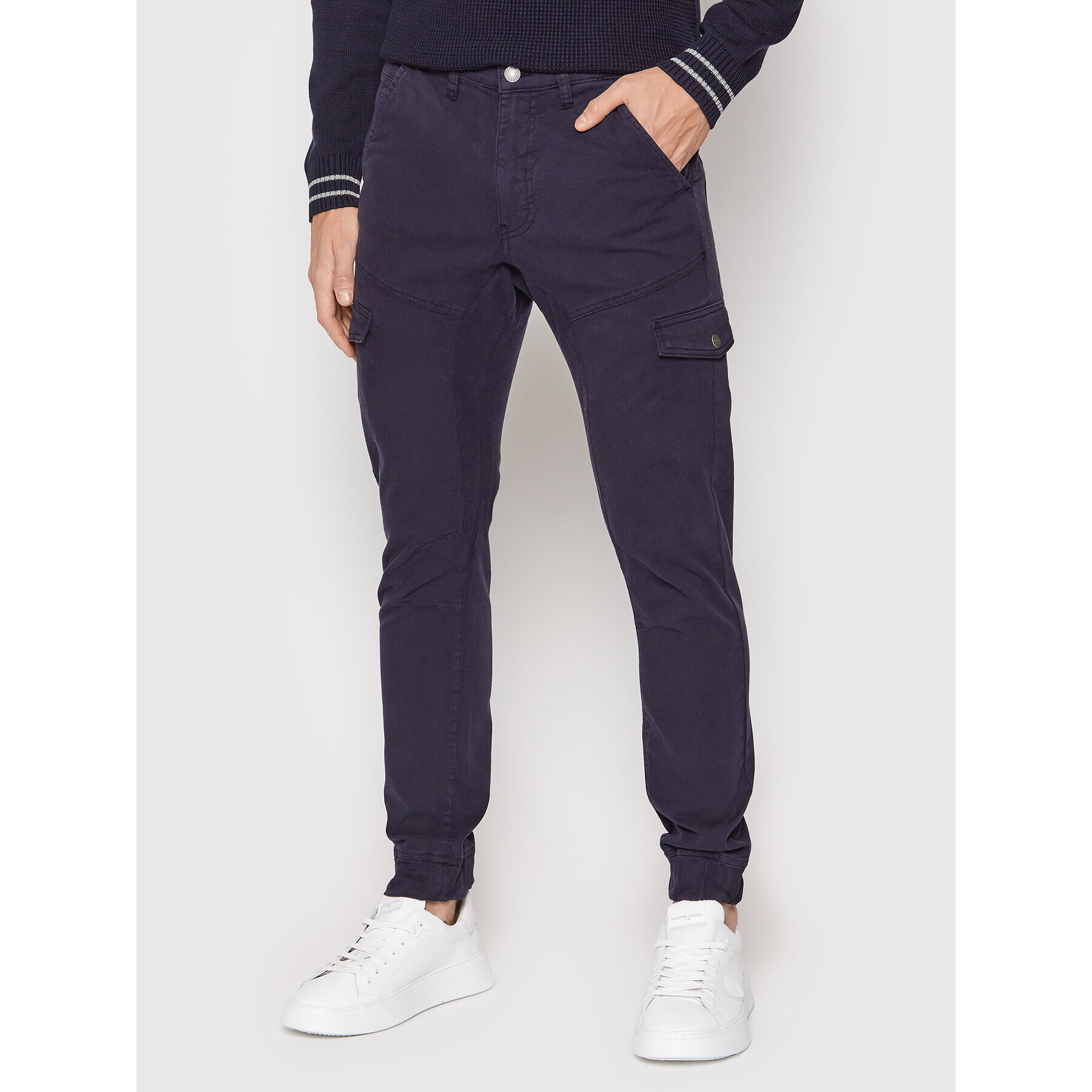 Guess Szövet nadrág New Combat M2RB17 WEDW1 Sötétkék Slim Fit - Pepit.hu