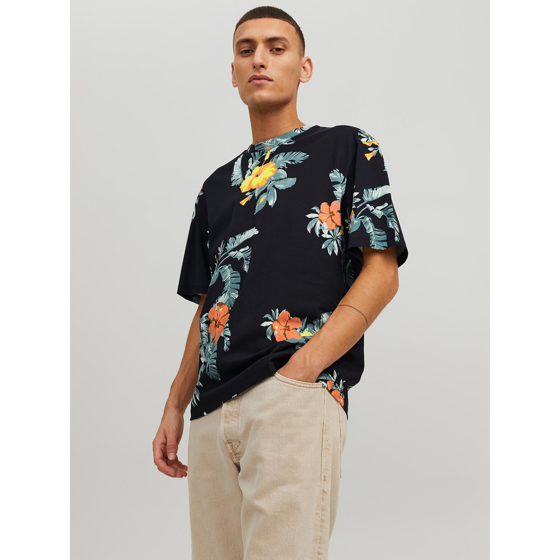 Jack&Jones Póló Flores 12227780 Fekete Relaxed Fit - Pepit.hu