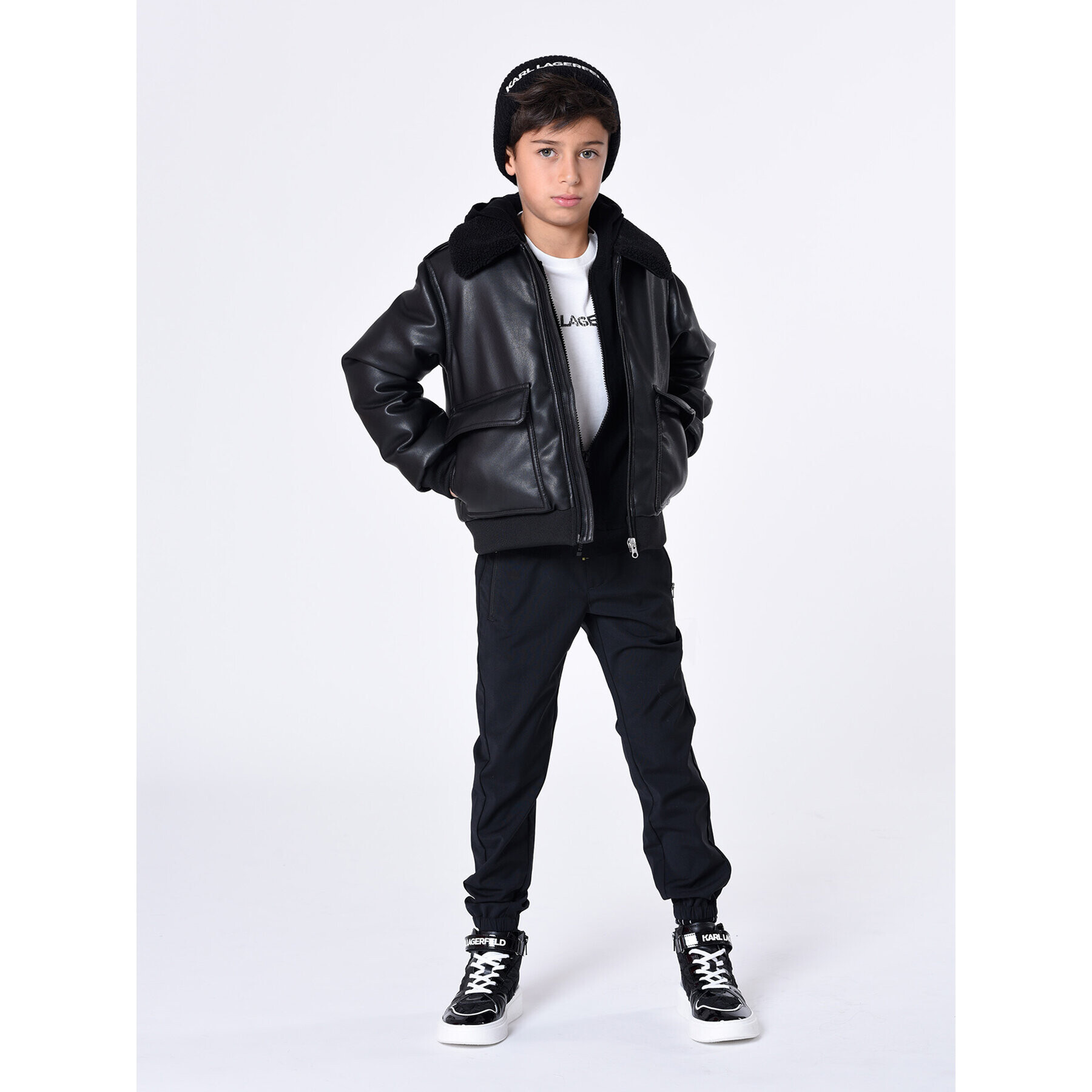 Karl Lagerfeld Kids Szövet nadrág Z24167 S Fekete Regular Fit - Pepit.hu