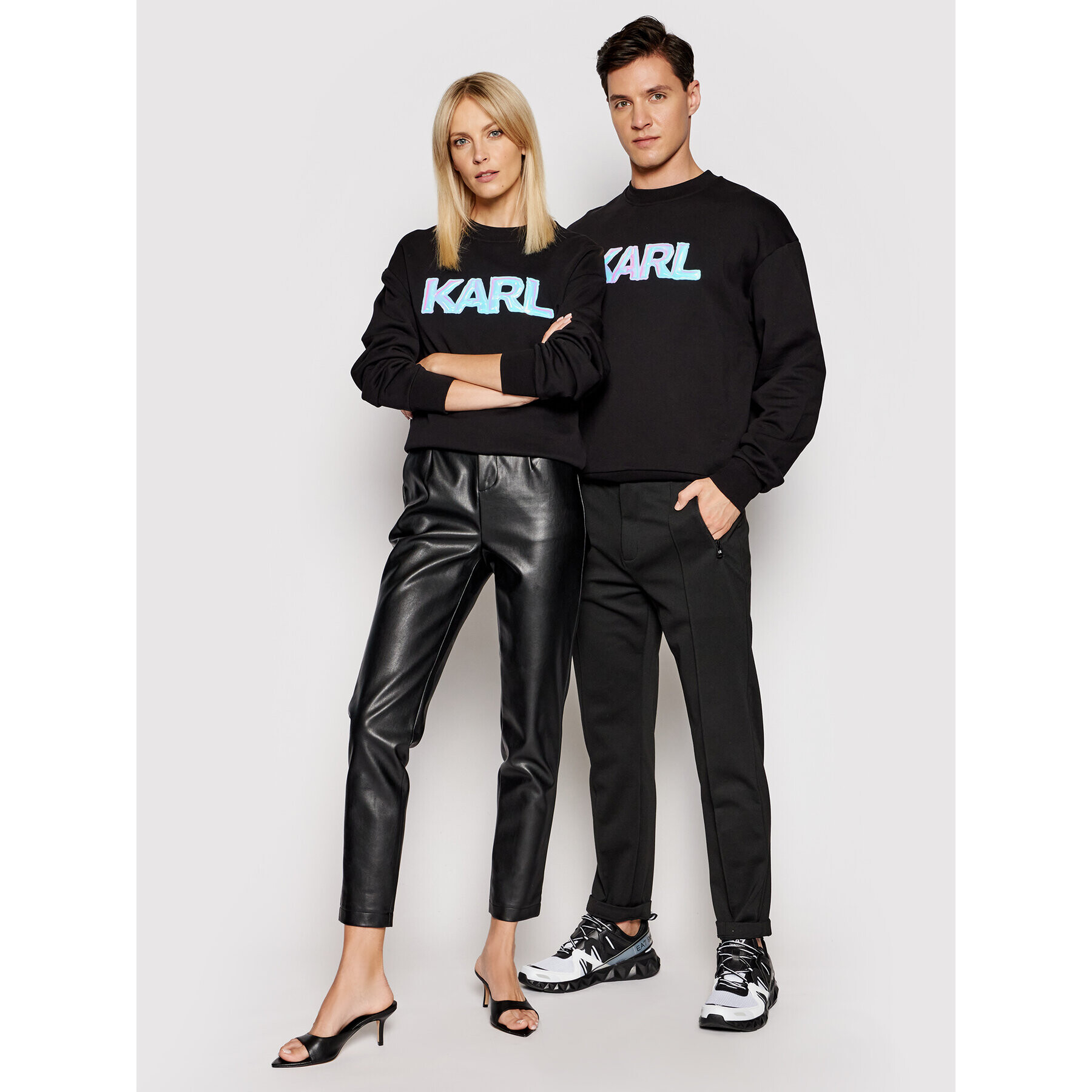 KARL LAGERFELD Pulóver Unisex Balloon Logo 211U1804 Fekete Regular Fit - Pepit.hu