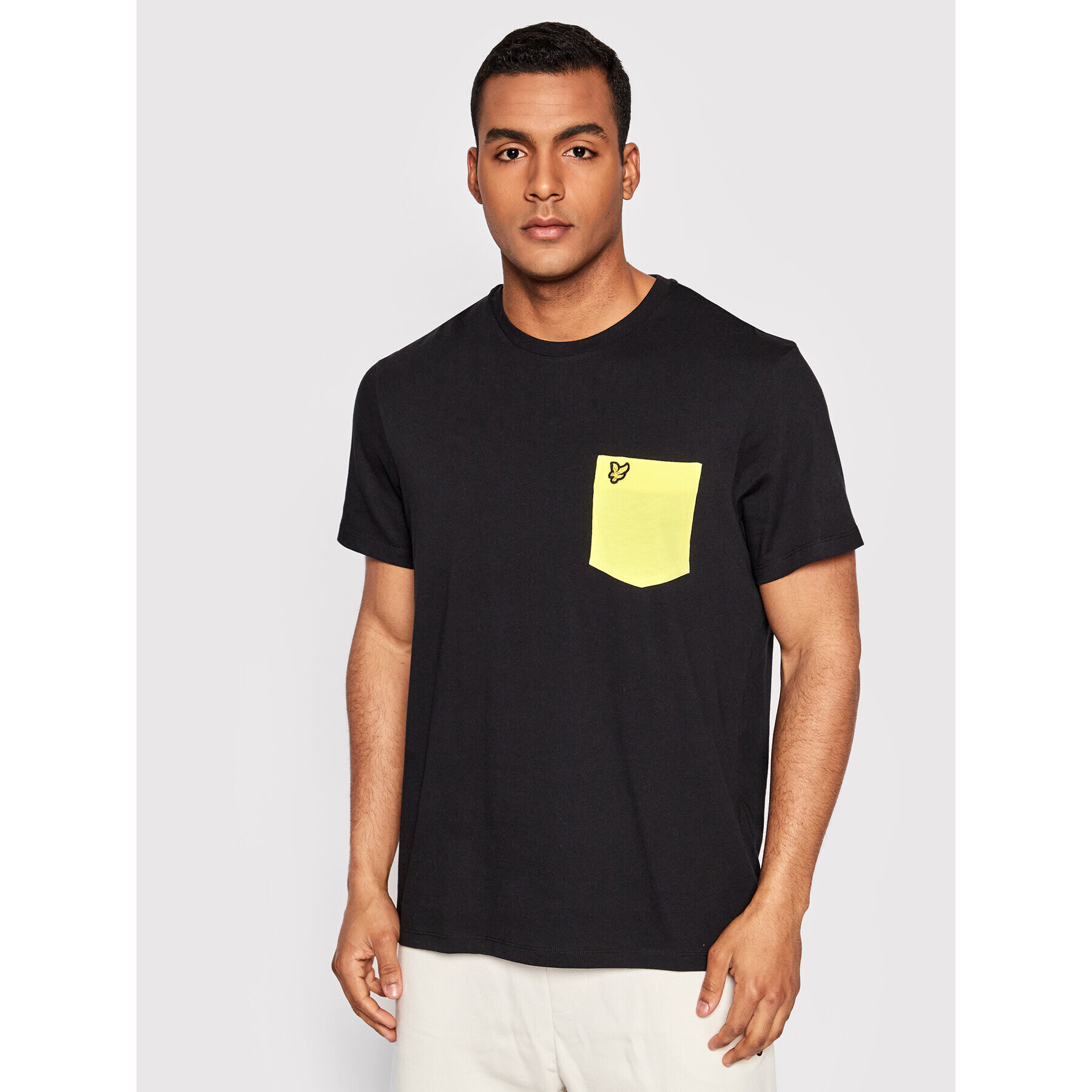 Lyle & Scott Póló Contrast Pocket TS831VOG Fekete Regular Fit - Pepit.hu