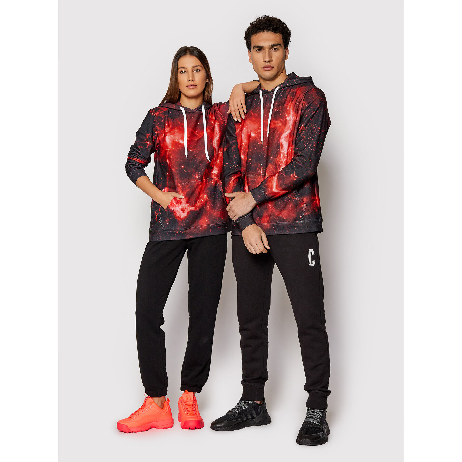 Mr. GUGU & Miss GO Pulóver Unisex Hot Space Fekete Regular Fit - Pepit.hu