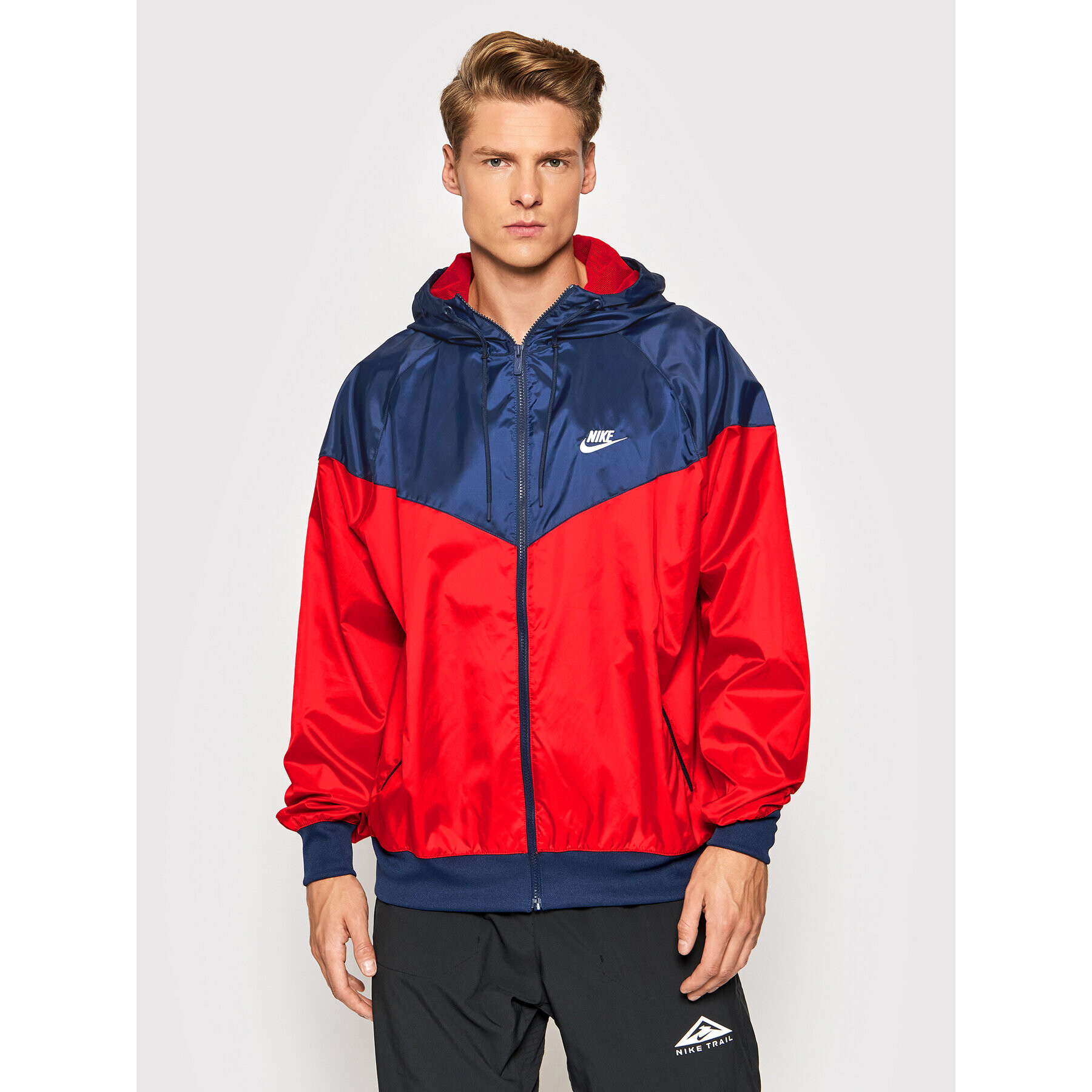 Nike Futókabát Sportswear Windrunner DA0001 Piros Standard Fit - Pepit.hu