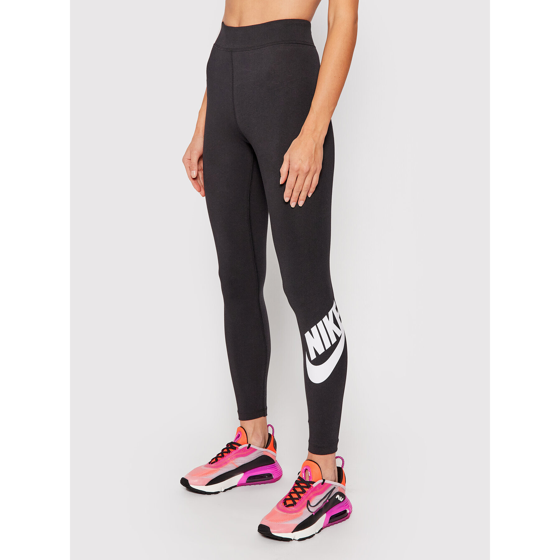 Nike Leggings Sportswear Essential CZ8528 Fekete Tight Fit - Pepit.hu