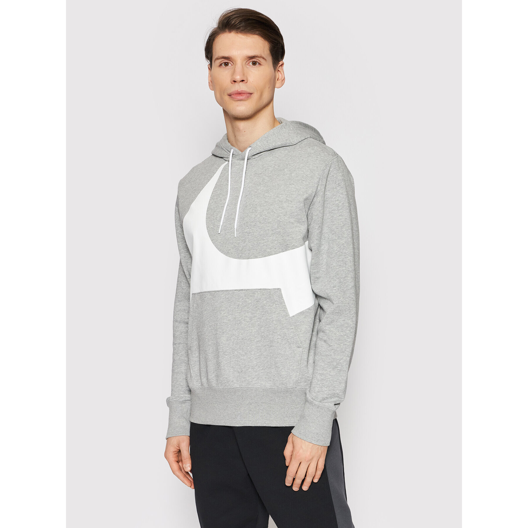 Nike Pulóver Sportwear Swoosh DH1027 Szürke Standard Fit - Pepit.hu