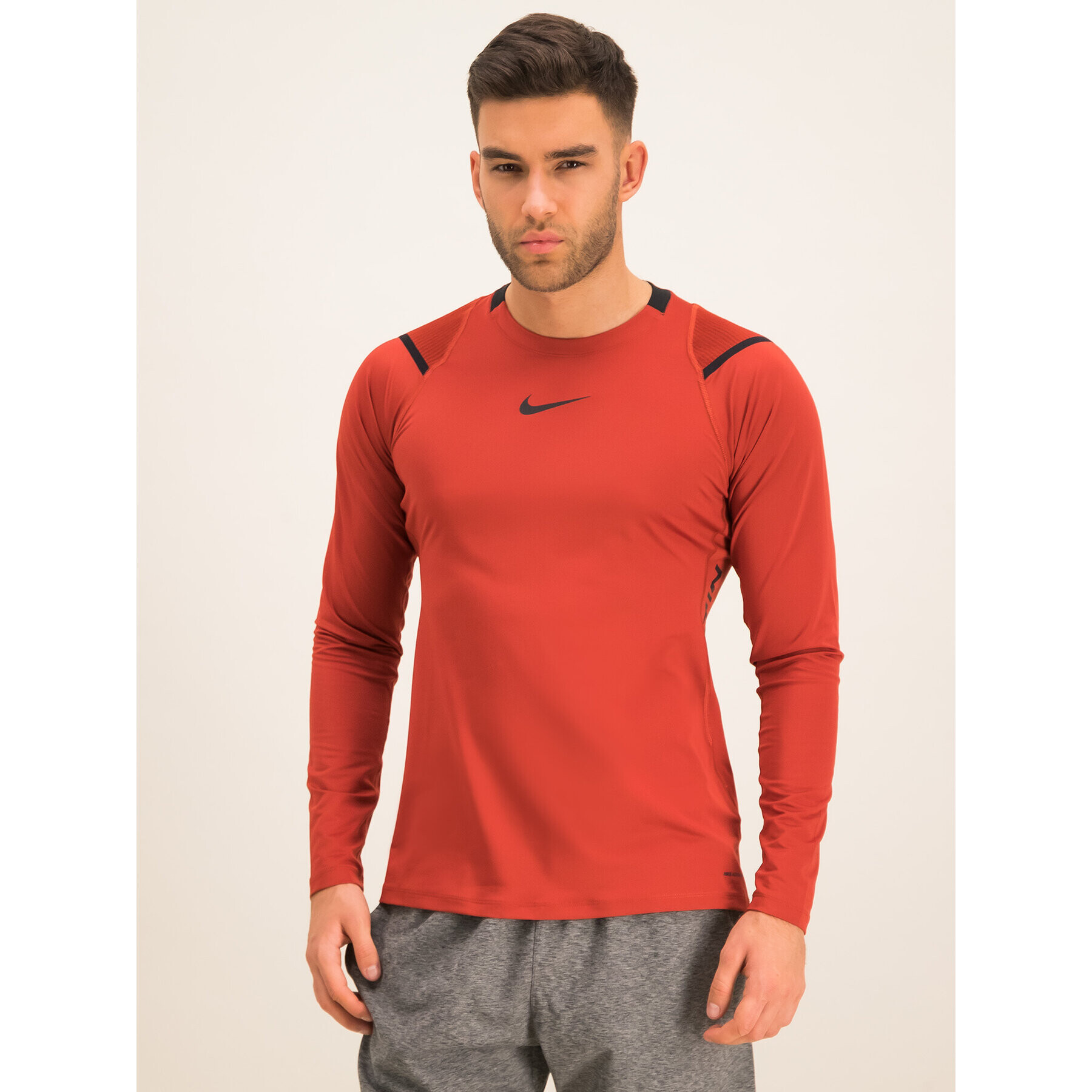 Nike Technikai póló AeroAdapt BV5508 Narancssárga Slim Fit - Pepit.hu