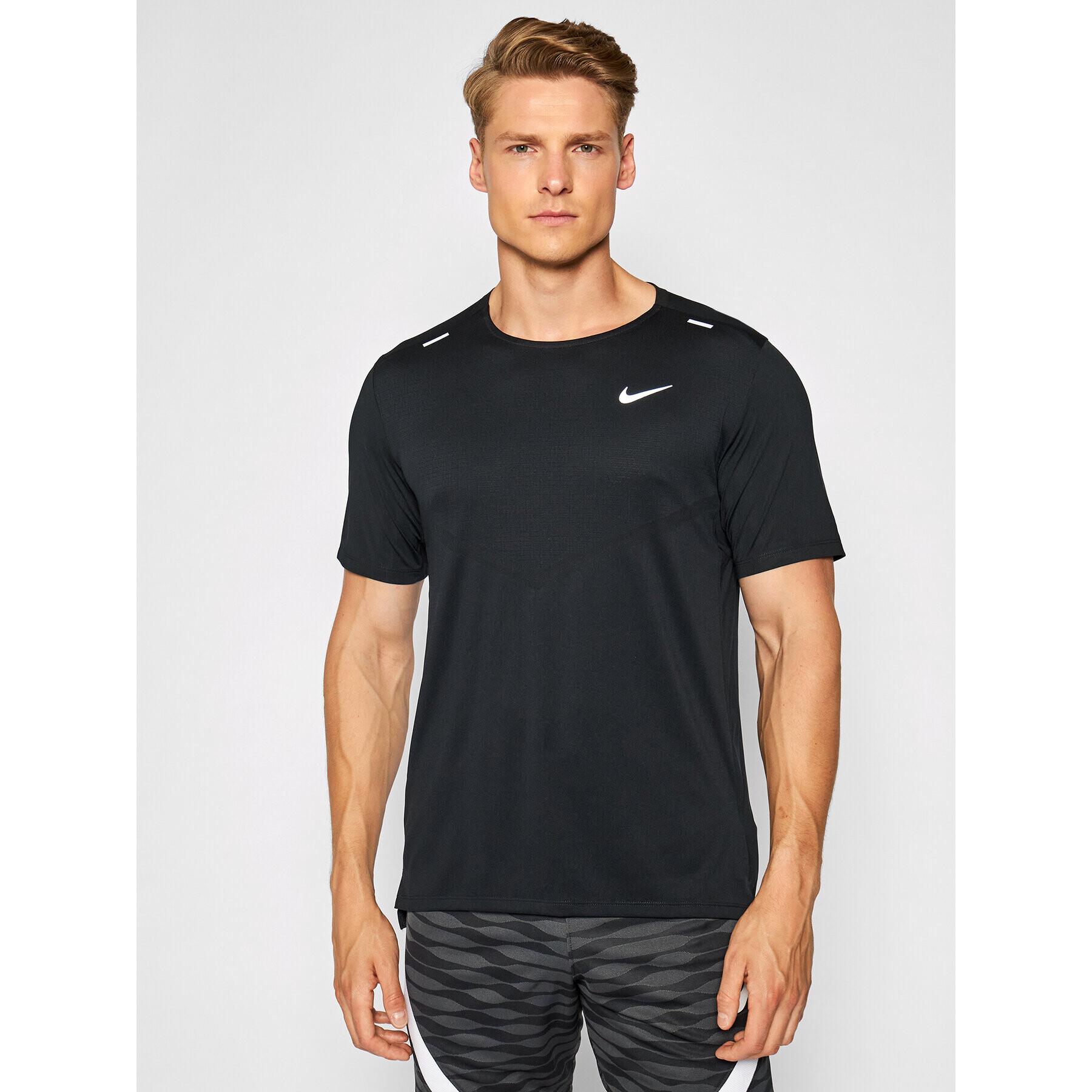 Nike Technikai póló Dri-Fit Rise CZ9184 Fekete Standard Fit - Pepit.hu