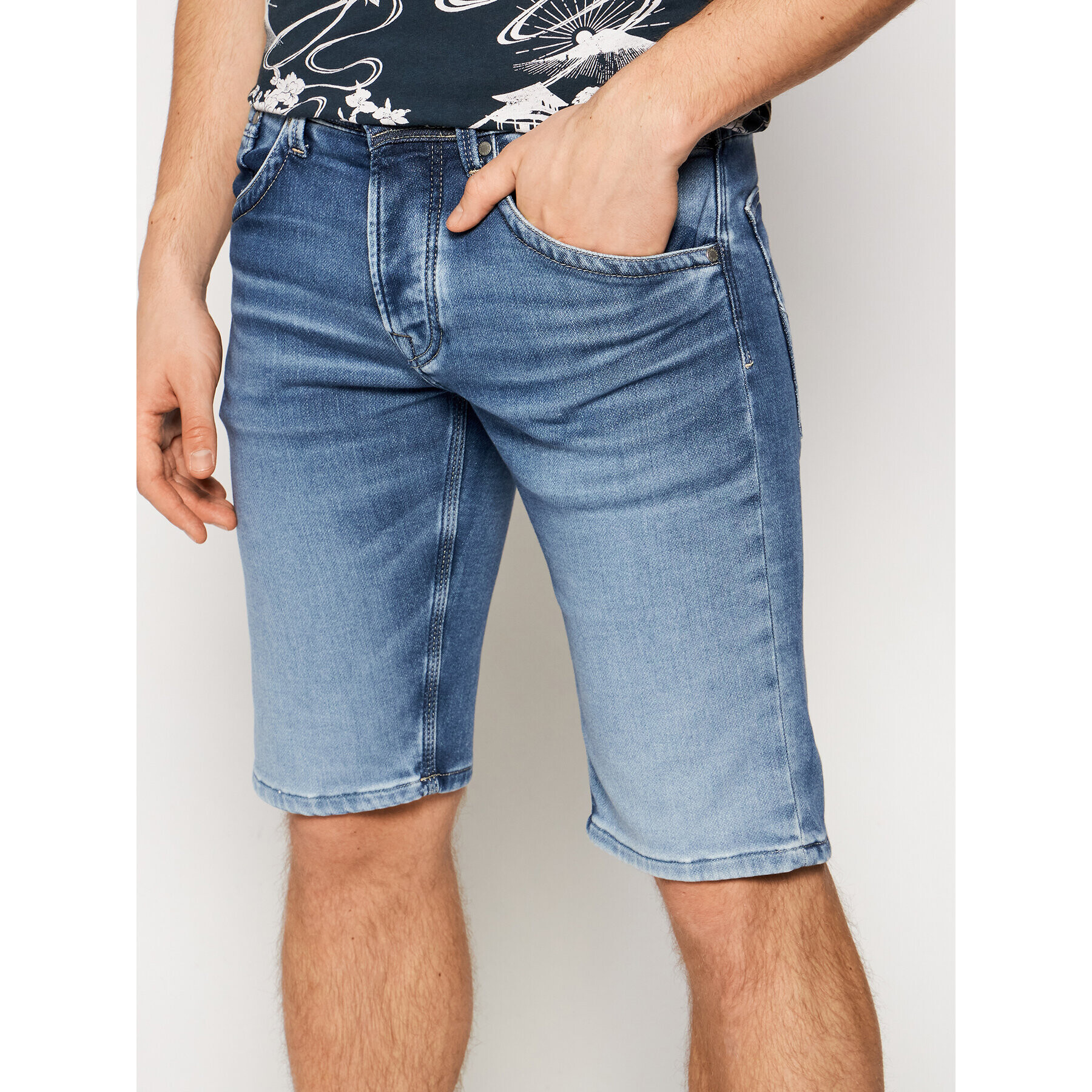 Pepe Jeans Farmer rövidnadrág Track PM800487WQ5 Kék Regular Fit - Pepit.hu