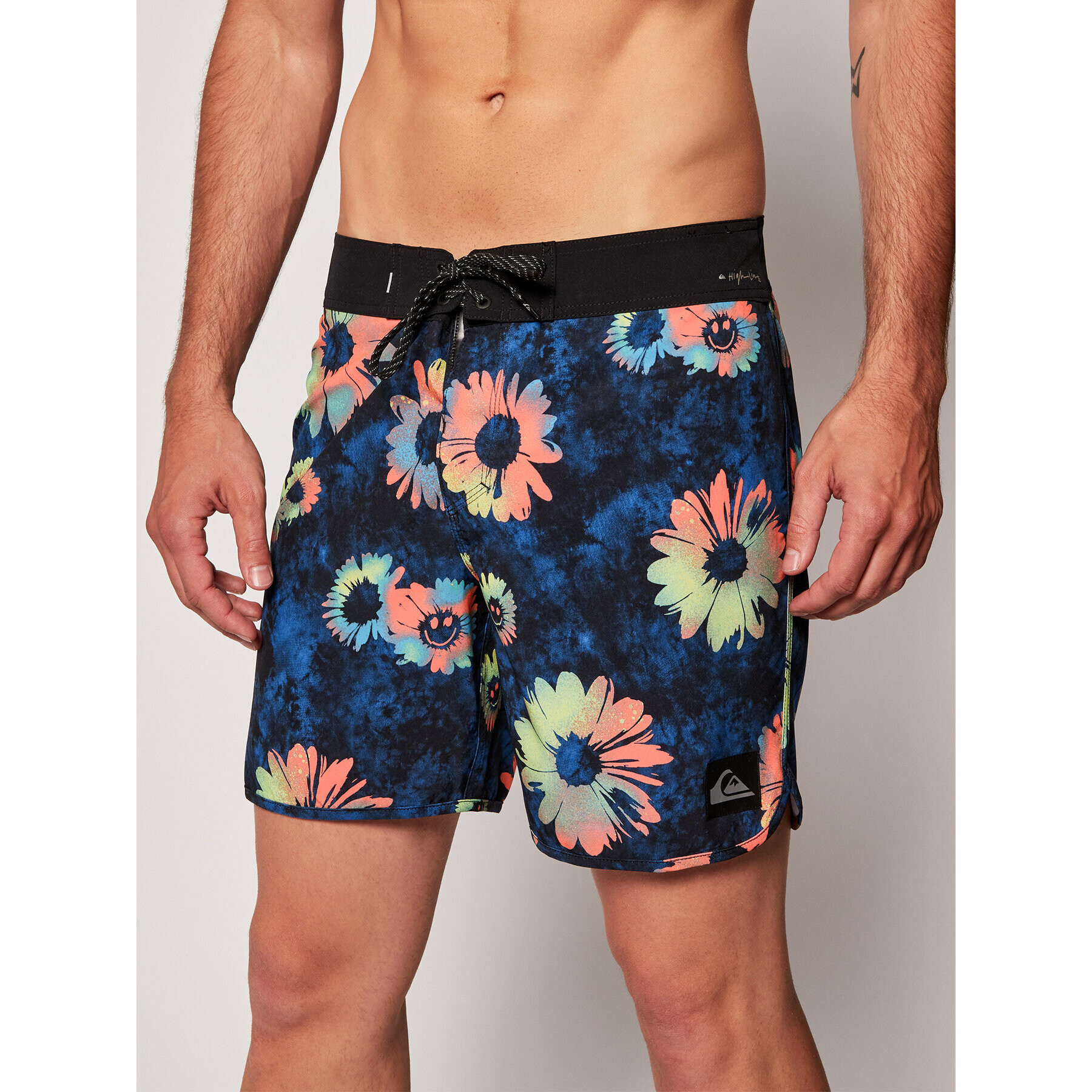 Quiksilver Úszónadrág Highline Sprayed Daisy 17" EQYBS04329 Színes Regular Fit - Pepit.hu