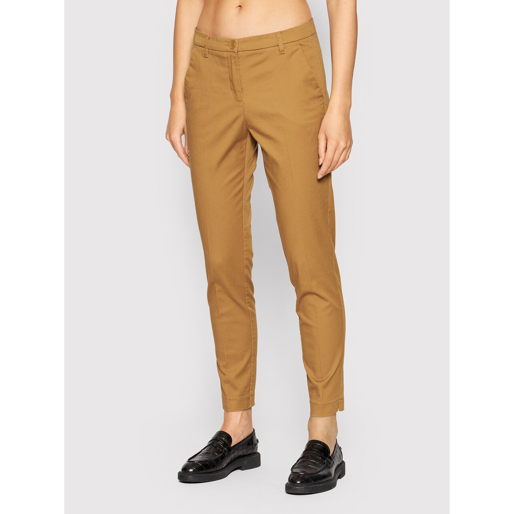 Sisley Chinos 4BYW55AH6 Barna Slim Fit - Pepit.hu