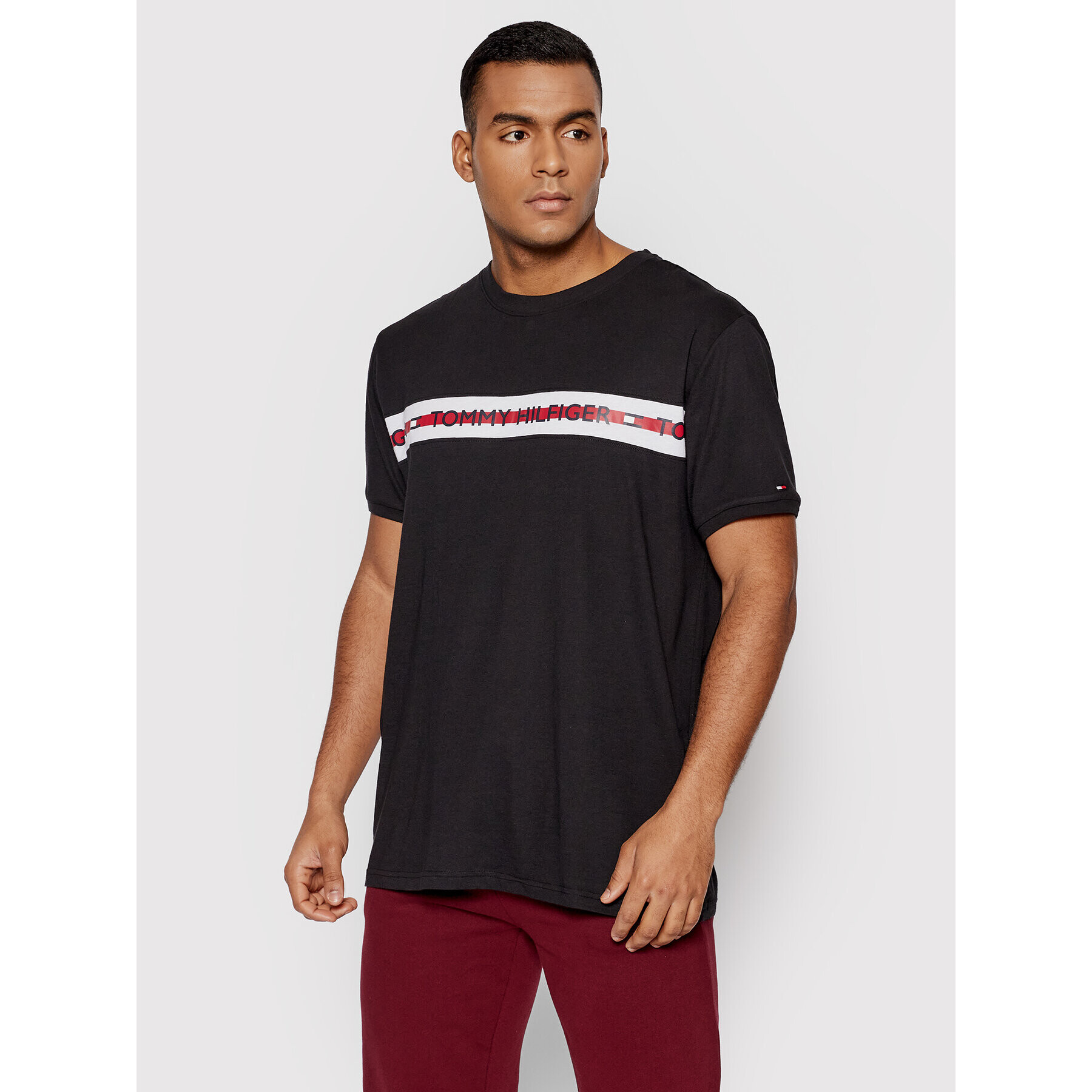 Tommy Hilfiger Póló Tee Logo UM0UM01915 Fekete Regular Fit - Pepit.hu