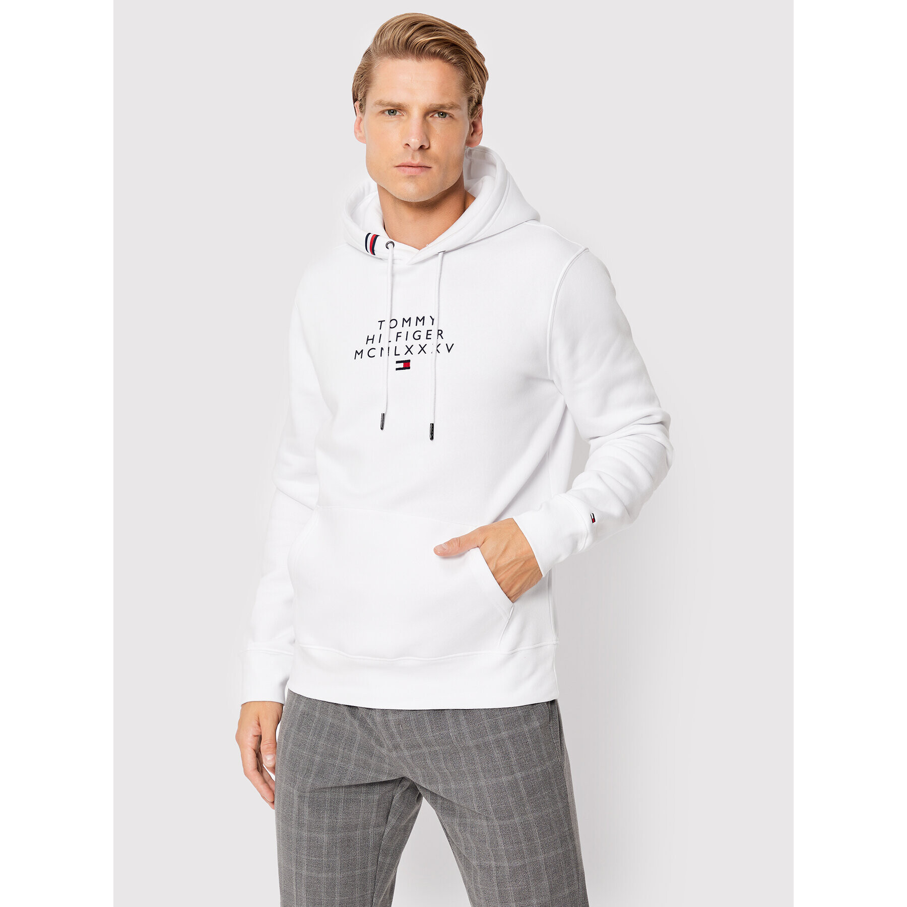 Tommy Hilfiger Pulóver Centre Graphic MW0MW24538 Fehér Regular Fit - Pepit.hu