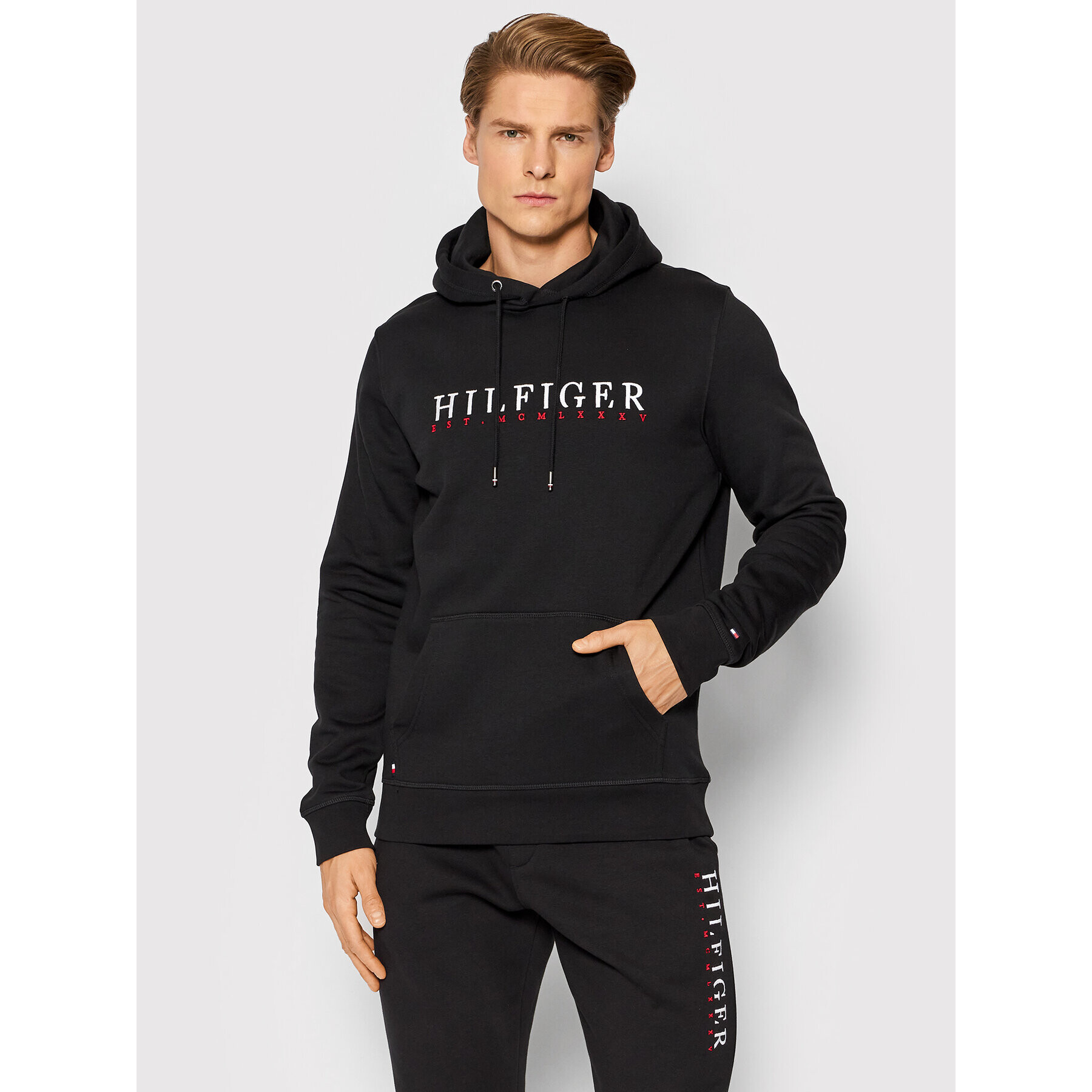 Tommy Hilfiger Pulóver Corp Graphic MW0MW22204 Fekete Regular Fit - Pepit.hu