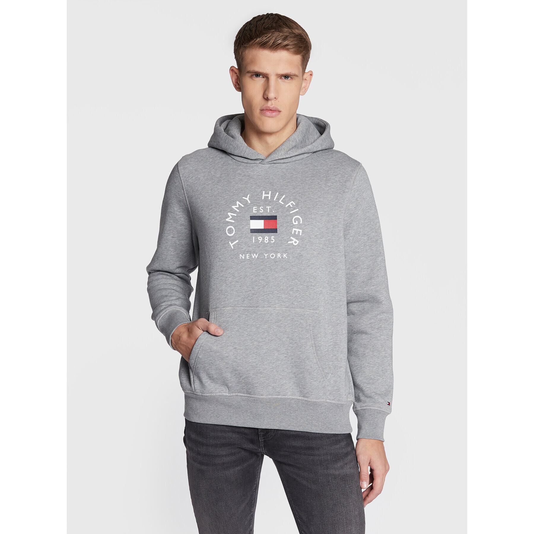 Tommy Hilfiger Pulóver Flag Arch MW0MW27842 Szürke Regular Fit - Pepit.hu