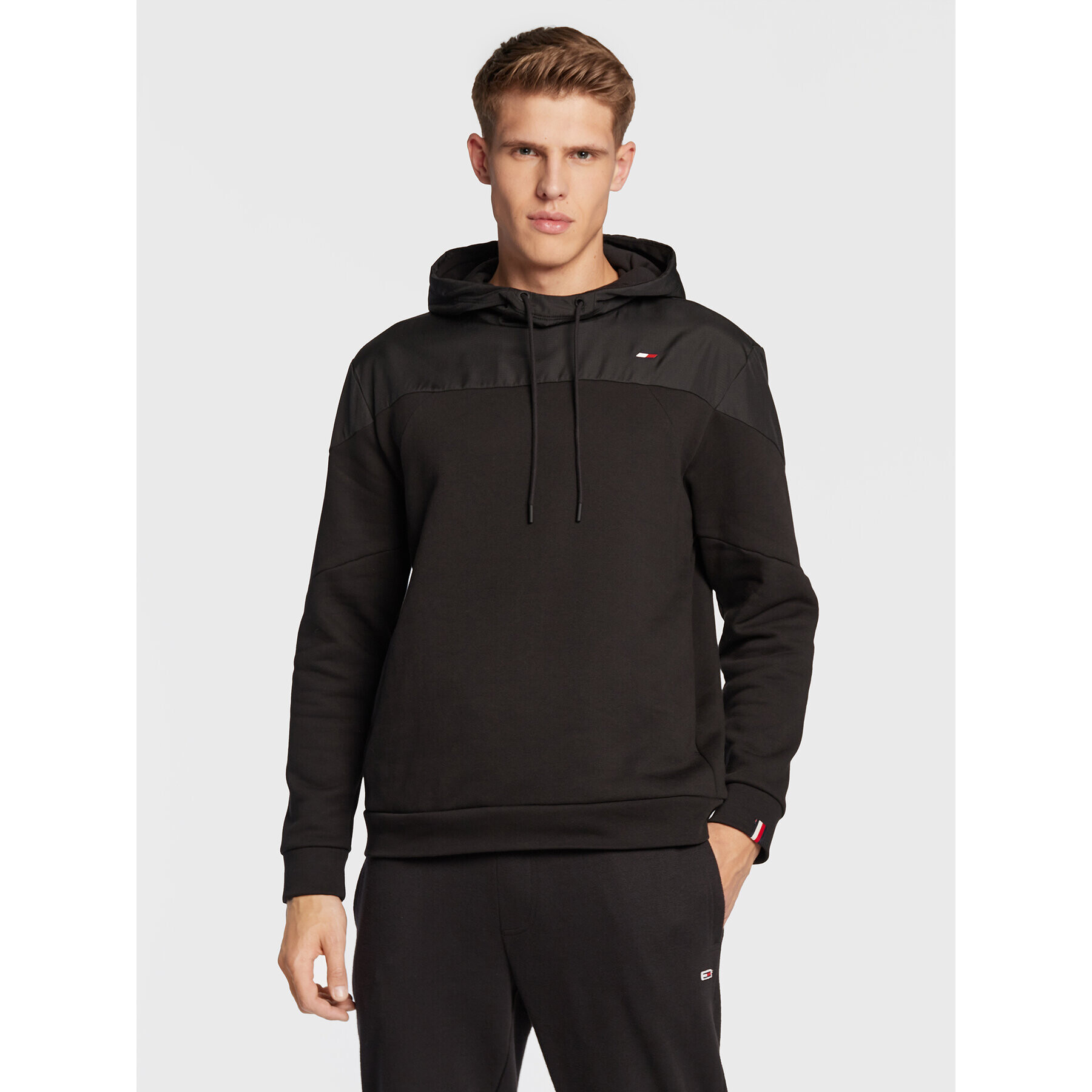 Tommy Hilfiger Pulóver Seasonal MW0MW27547 Fekete Relaxed Fit - Pepit.hu