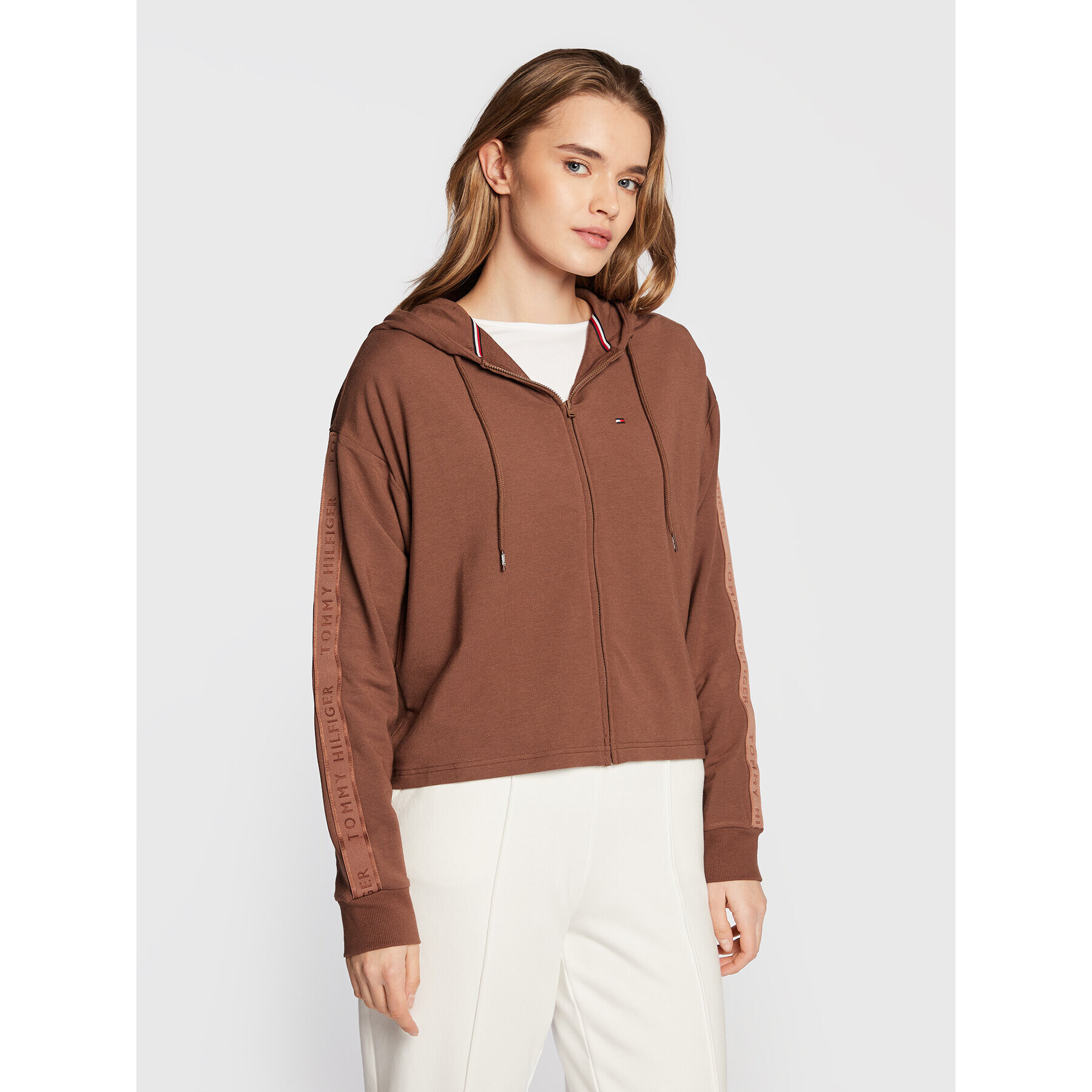 Tommy Hilfiger Pulóver UW0UW03900 Barna Relaxed Fit - Pepit.hu