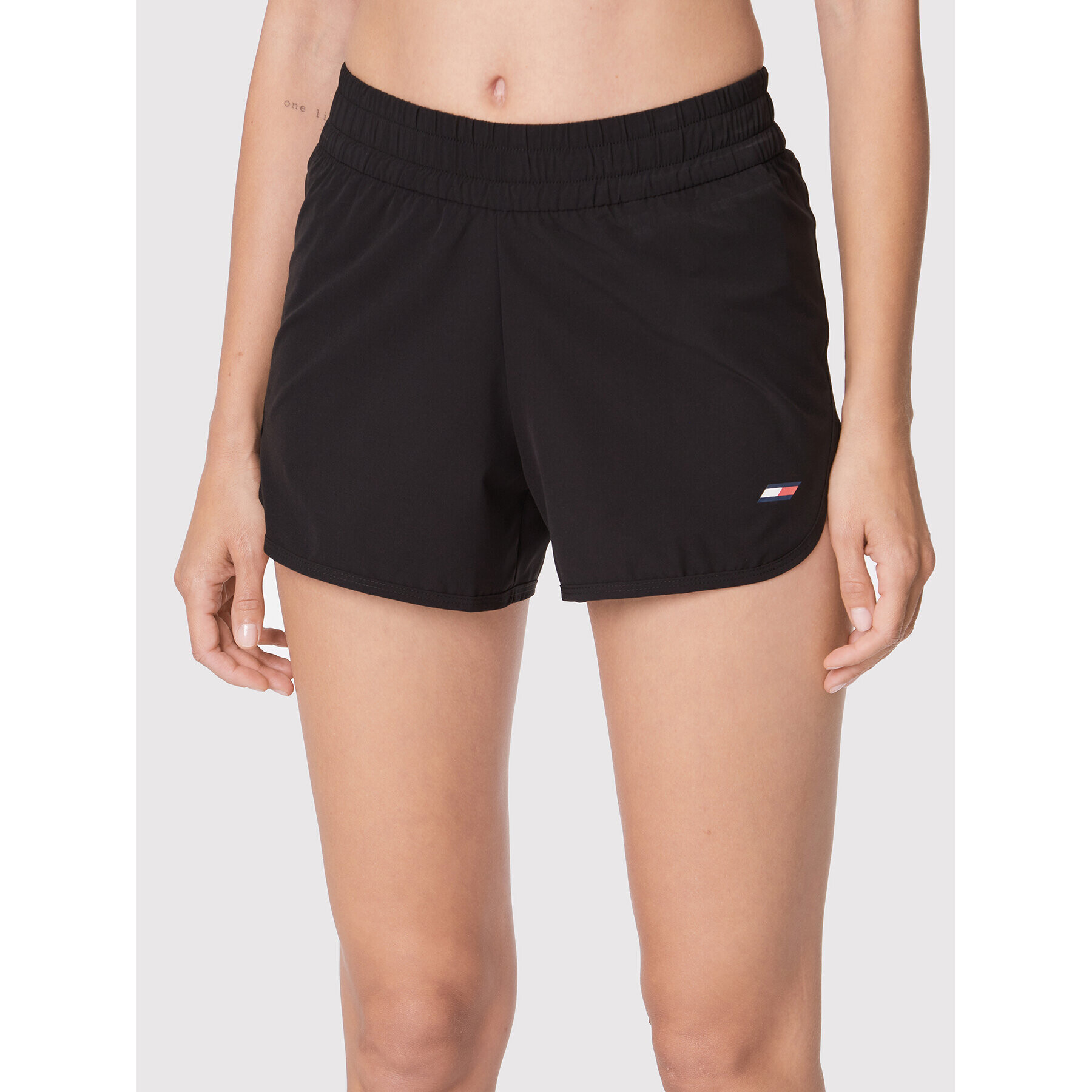 Tommy Hilfiger Sport rövidnadrág Performance Stretch S10S101147 Fekete Regular Fit - Pepit.hu