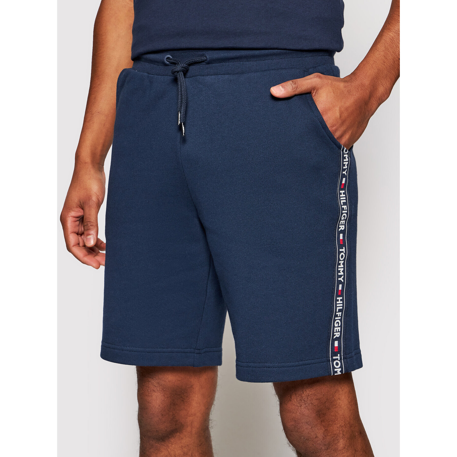 Tommy Hilfiger Sport rövidnadrág Short Hwk UM0UM00707 Sötétkék Regular Fit - Pepit.hu