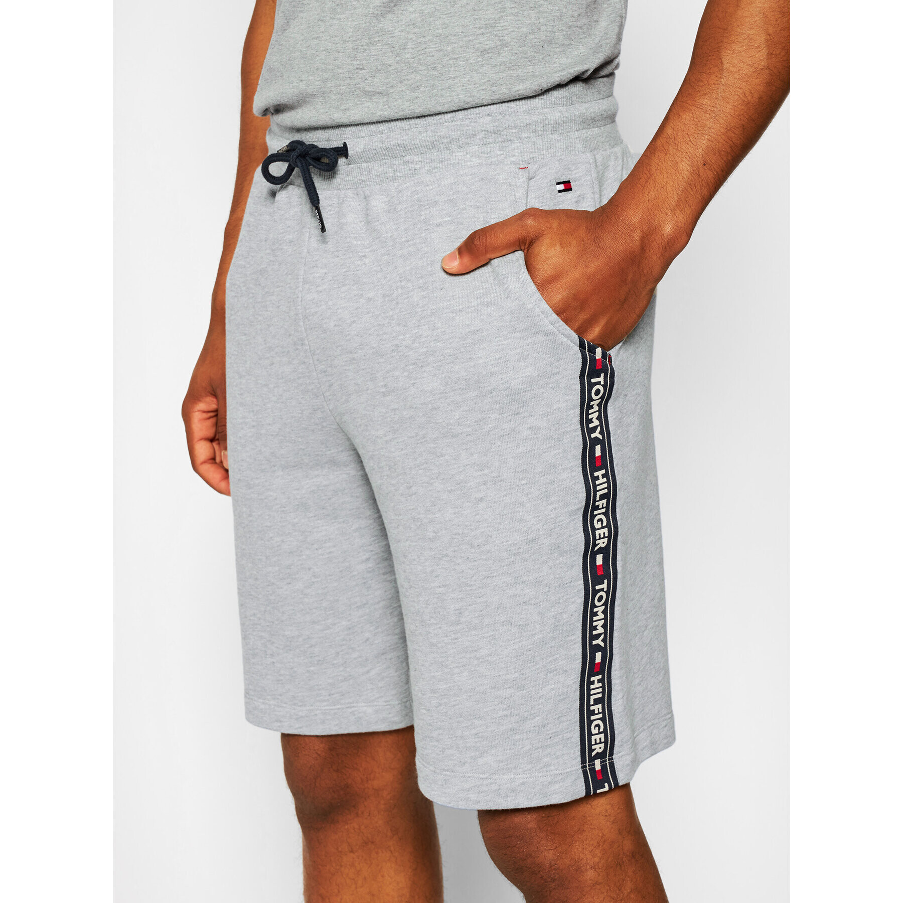 Tommy Hilfiger Sport rövidnadrág Short Hwk UM0UM00707 Szürke Regular Fit - Pepit.hu