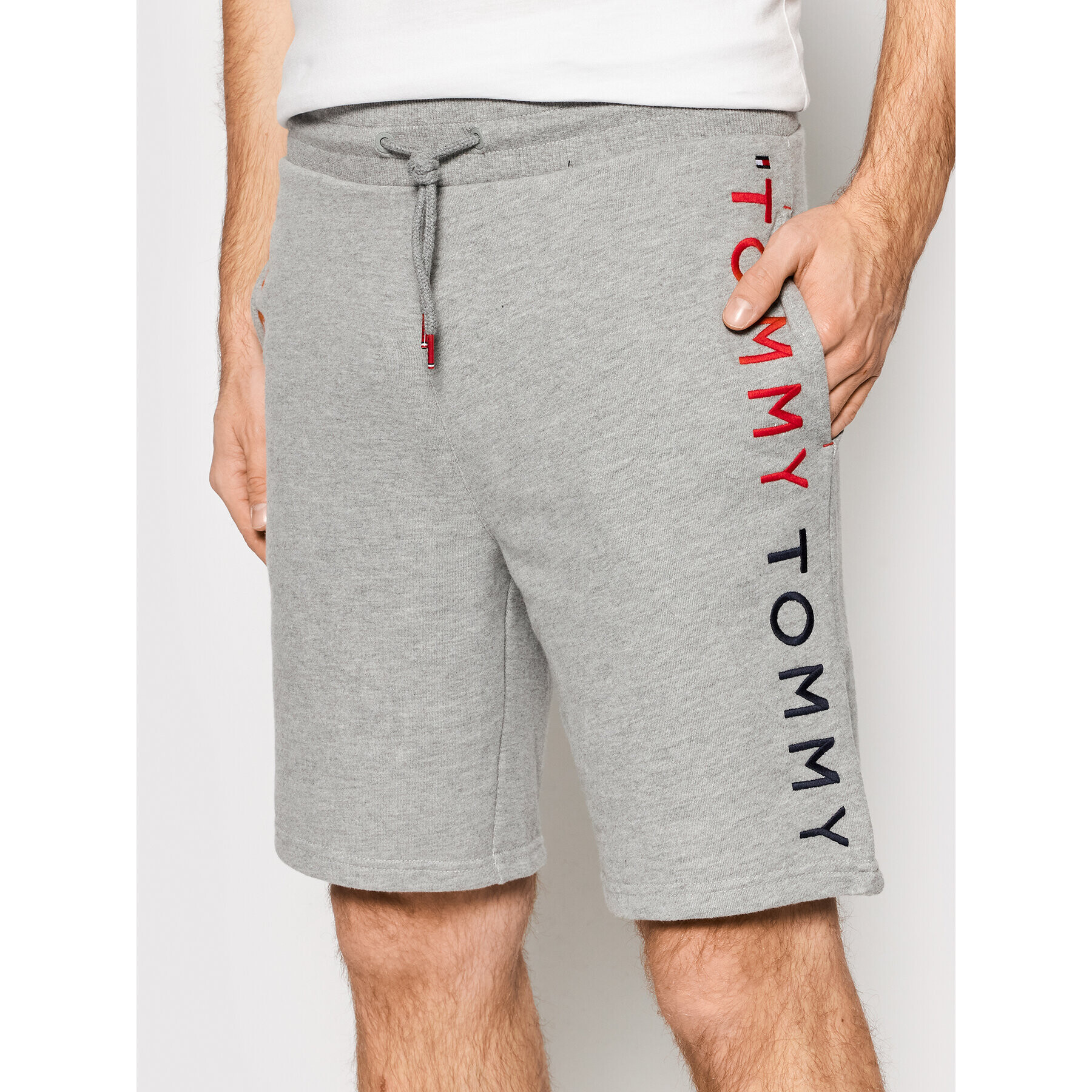 Tommy Hilfiger Sport rövidnadrág Track UM0UM02155 Szürke Regular Fit - Pepit.hu