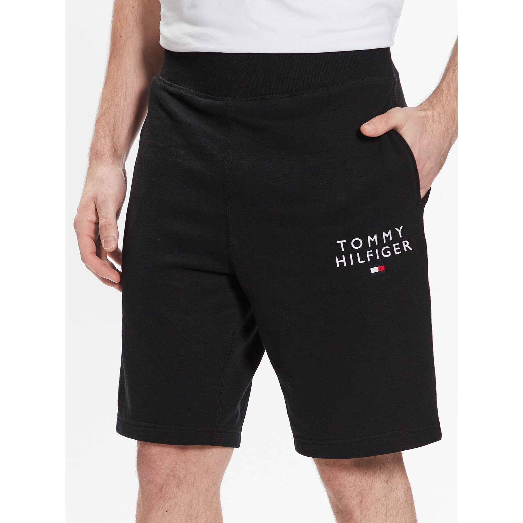 Tommy Hilfiger Sport rövidnadrág UM0UM02881 Fekete Regular Fit - Pepit.hu