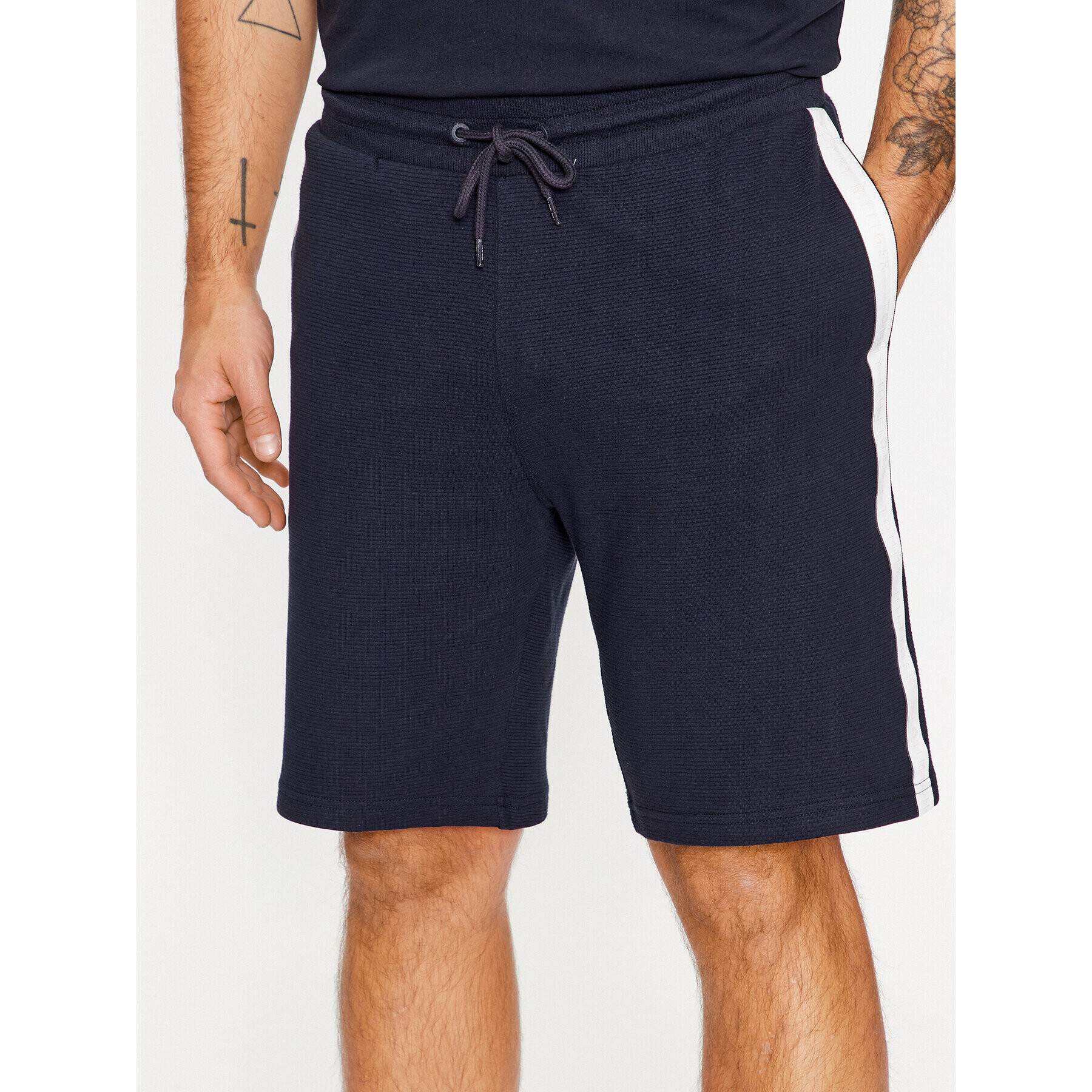 Tommy Hilfiger Sport rövidnadrág UM0UM03008 Sötétkék Regular Fit - Pepit.hu