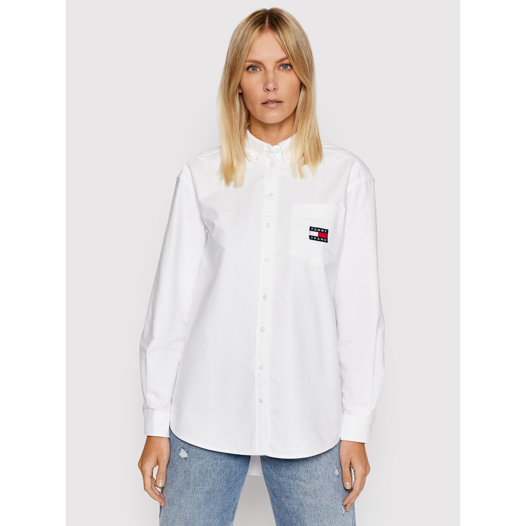 Tommy Jeans Ing Badge Boyfriend DW0DW11899 Fehér Boyfriend Fit - Pepit.hu