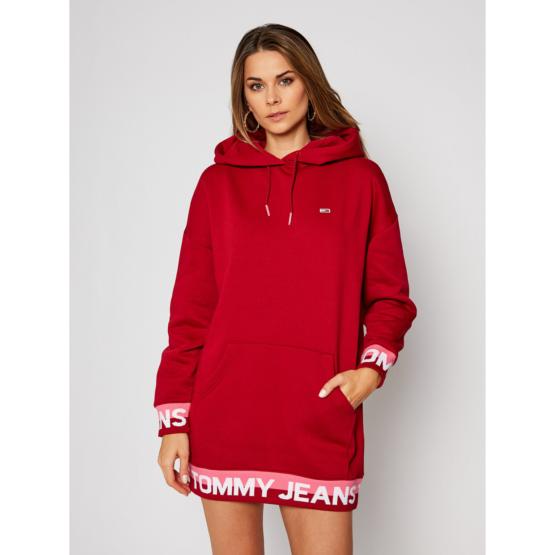 Tommy Jeans Kötött ruha Branded Hem DW0DW08886 Piros Regular Fit - Pepit.hu