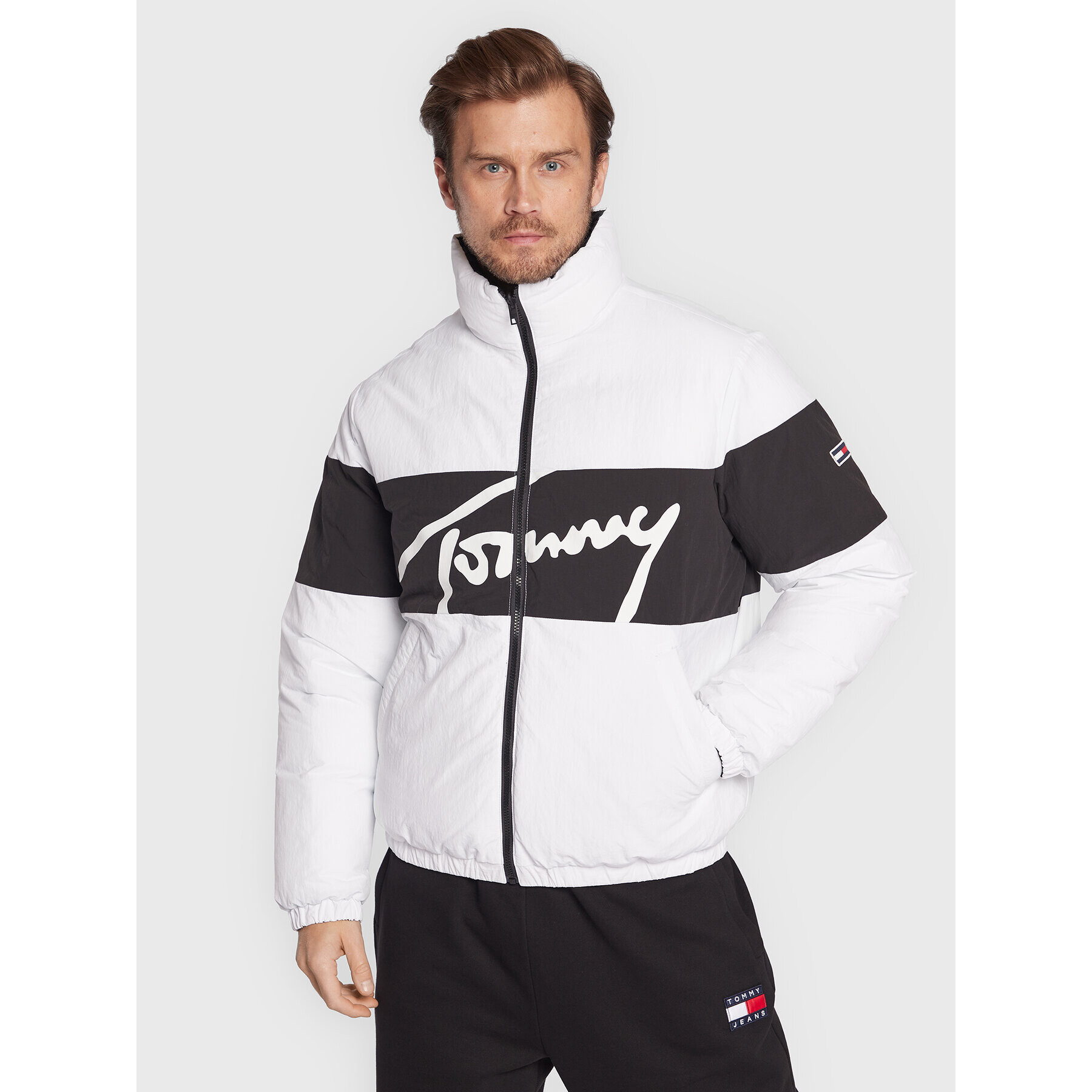 Tommy Jeans Pehelykabát Reversible Signature DM0DM14393 Fehér Relaxed Fit - Pepit.hu