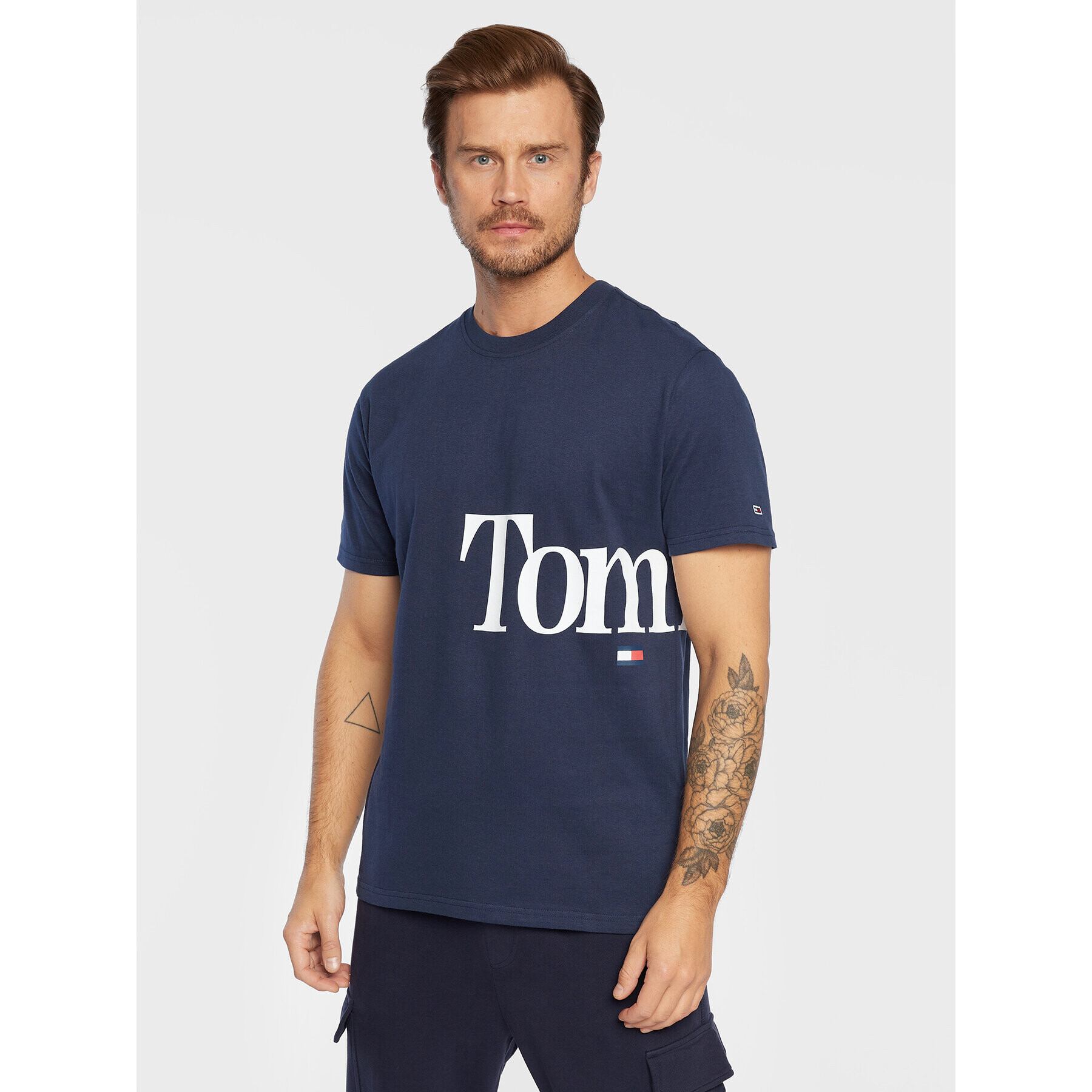 Tommy Jeans Póló Bold Tommy DM0DM14013 Sötétkék Regular Fit - Pepit.hu