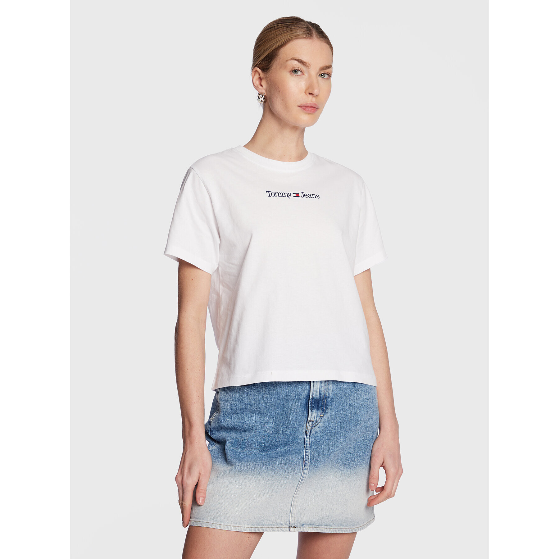 Tommy Jeans Póló Serif Linear DW0DW15049 Fehér Regular Fit - Pepit.hu