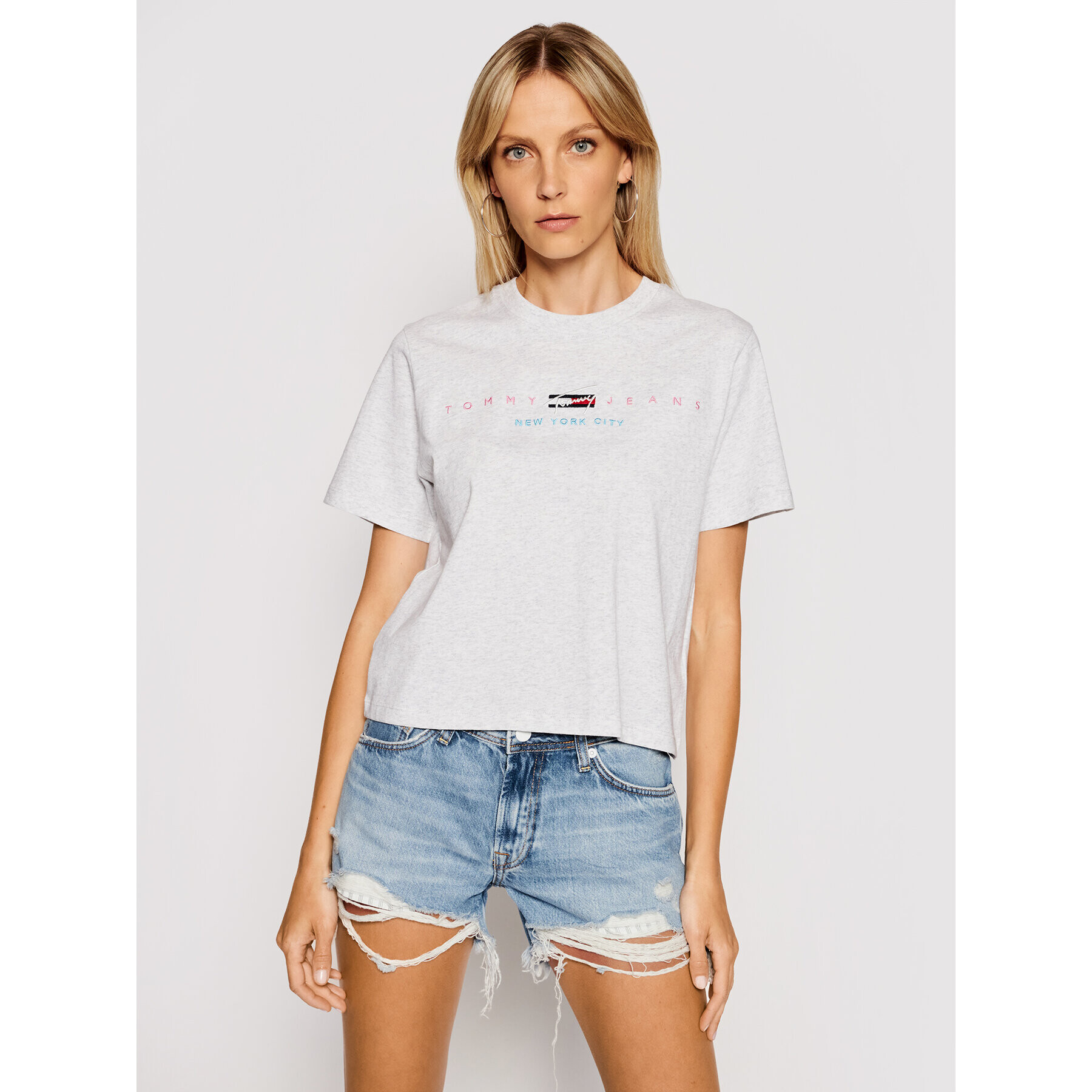 Tommy Jeans Póló Tjw Bxy Crop Modern Logo DW0DW09923 Szürke Regular Fit - Pepit.hu