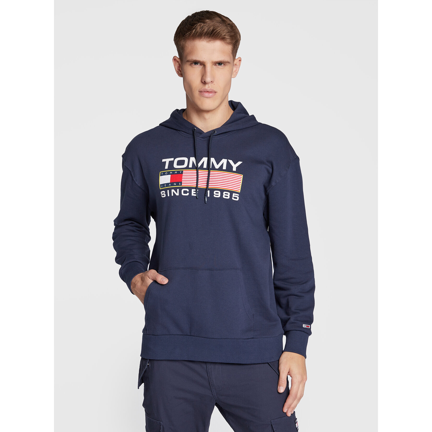 Tommy Jeans Pulóver Athletic DM0DM15009 Sötétkék Regular Fit - Pepit.hu