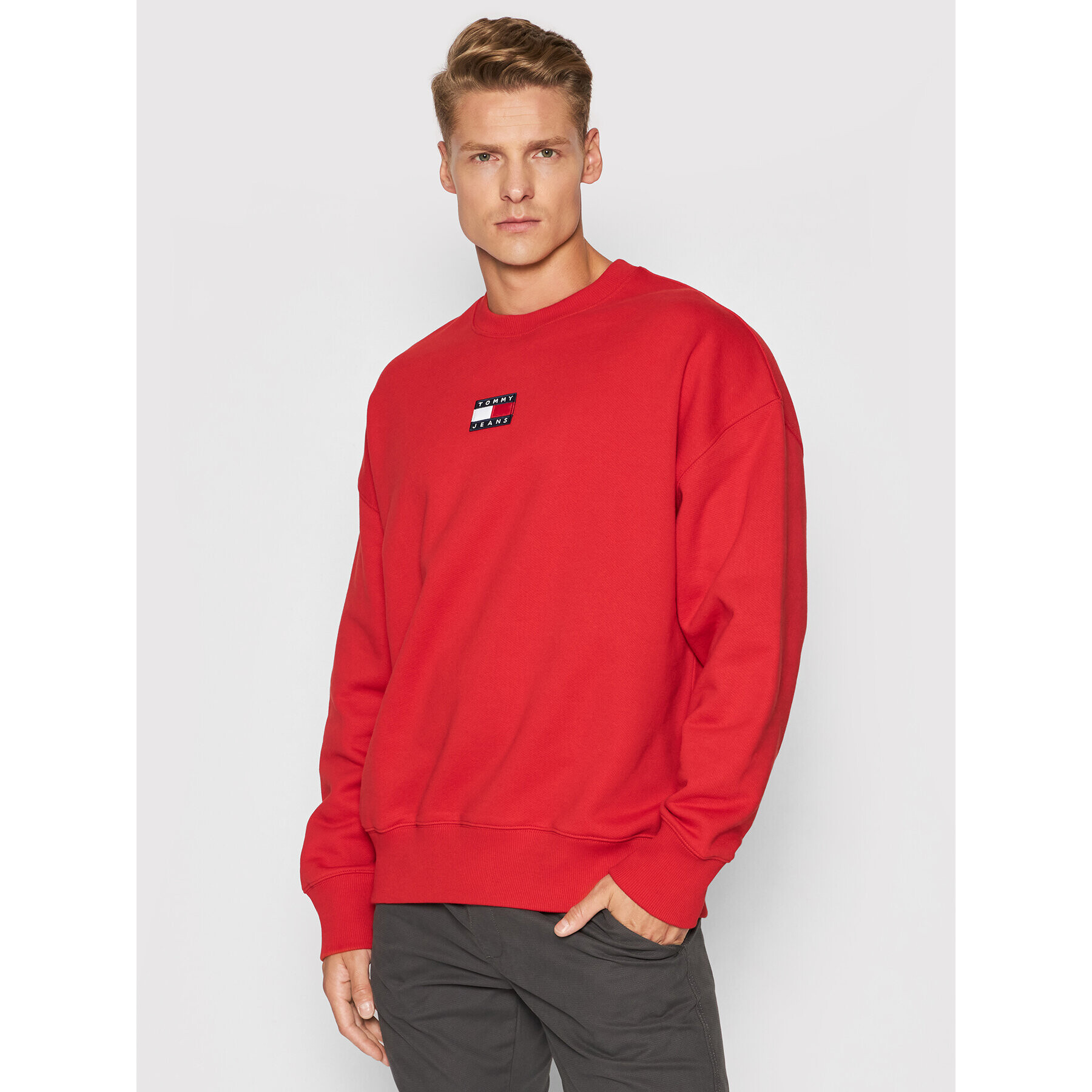 Tommy Jeans Pulóver Badge Crew DM0DM10911 Piros Regular Fit - Pepit.hu