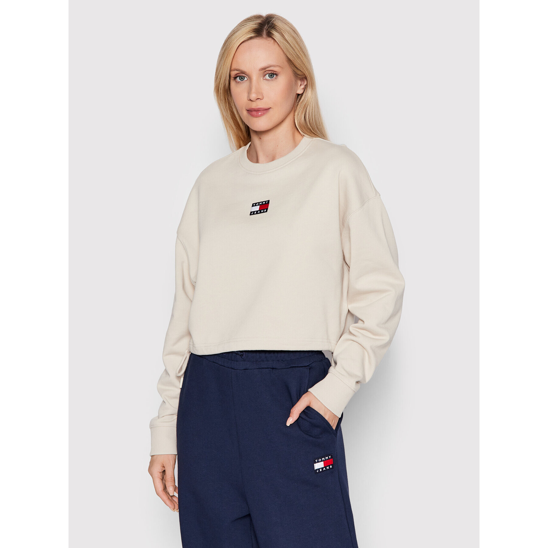 Tommy Jeans Pulóver Crop Badge DW0DW12722 Bézs Relaxed Fit - Pepit.hu