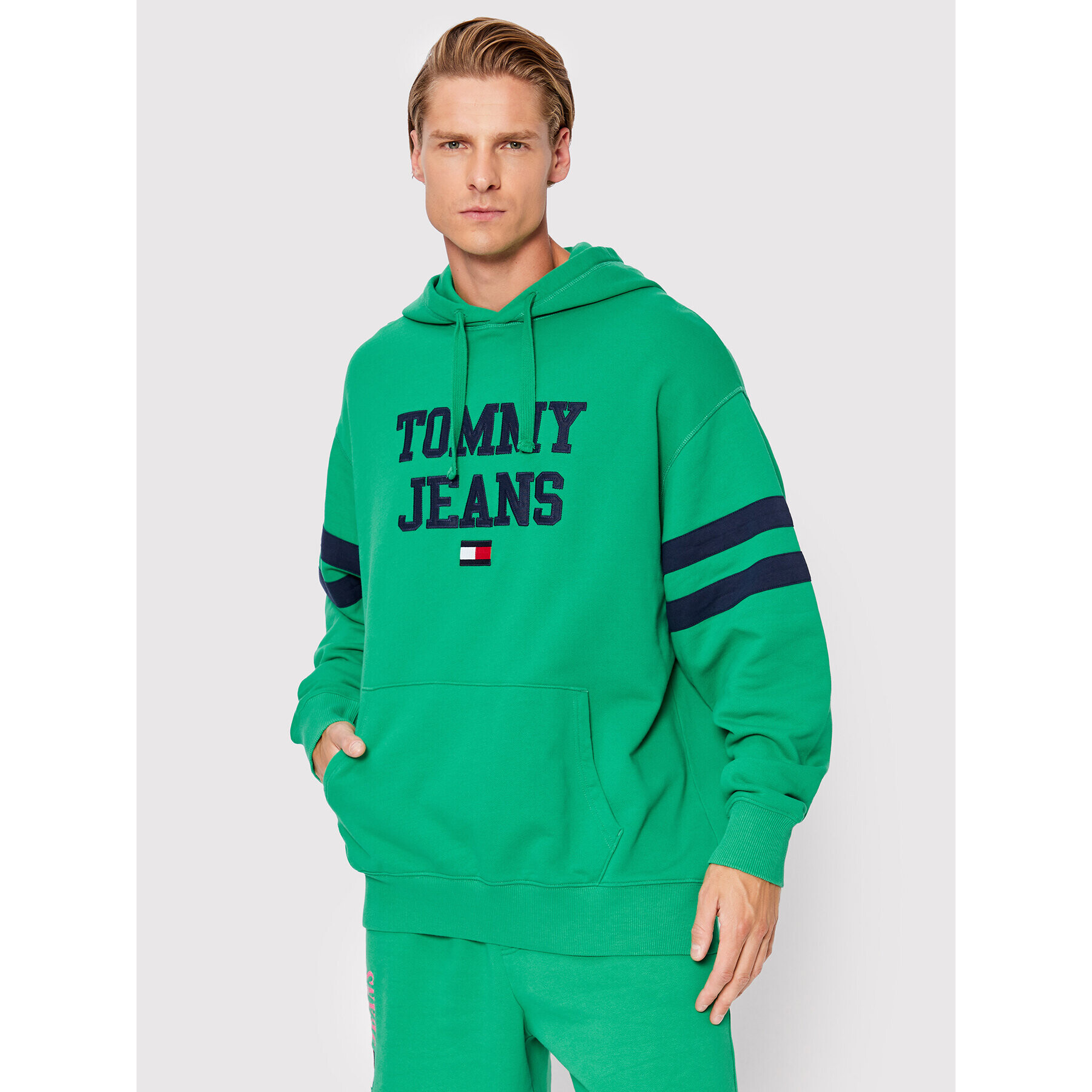 Tommy Jeans Pulóver Graphic DM0DM14944 Zöld Regular Fit - Pepit.hu