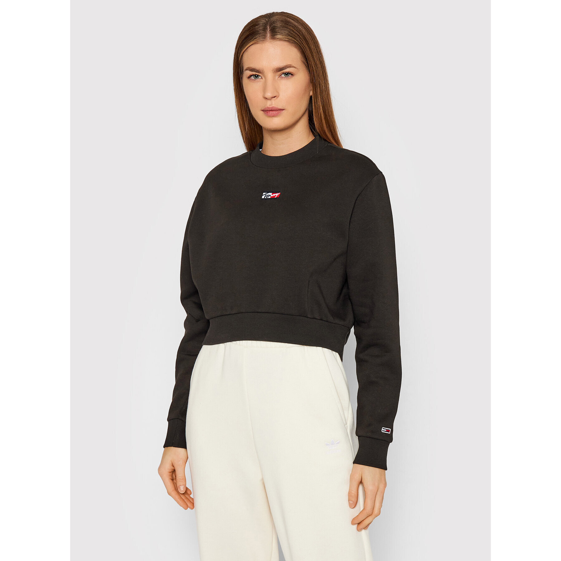 Tommy Jeans Pulóver Tiny Tommy DW0DW11051 Fekete Cropped Fit - Pepit.hu