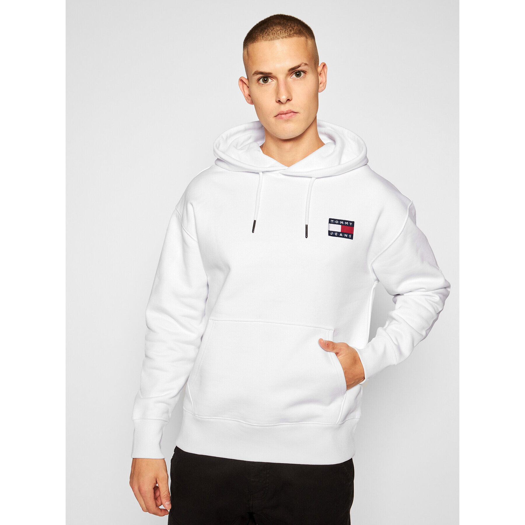 Tommy Jeans Pulóver Tjm Badge Hoddie DM0DM06593 Fehér Regular Fit - Pepit.hu