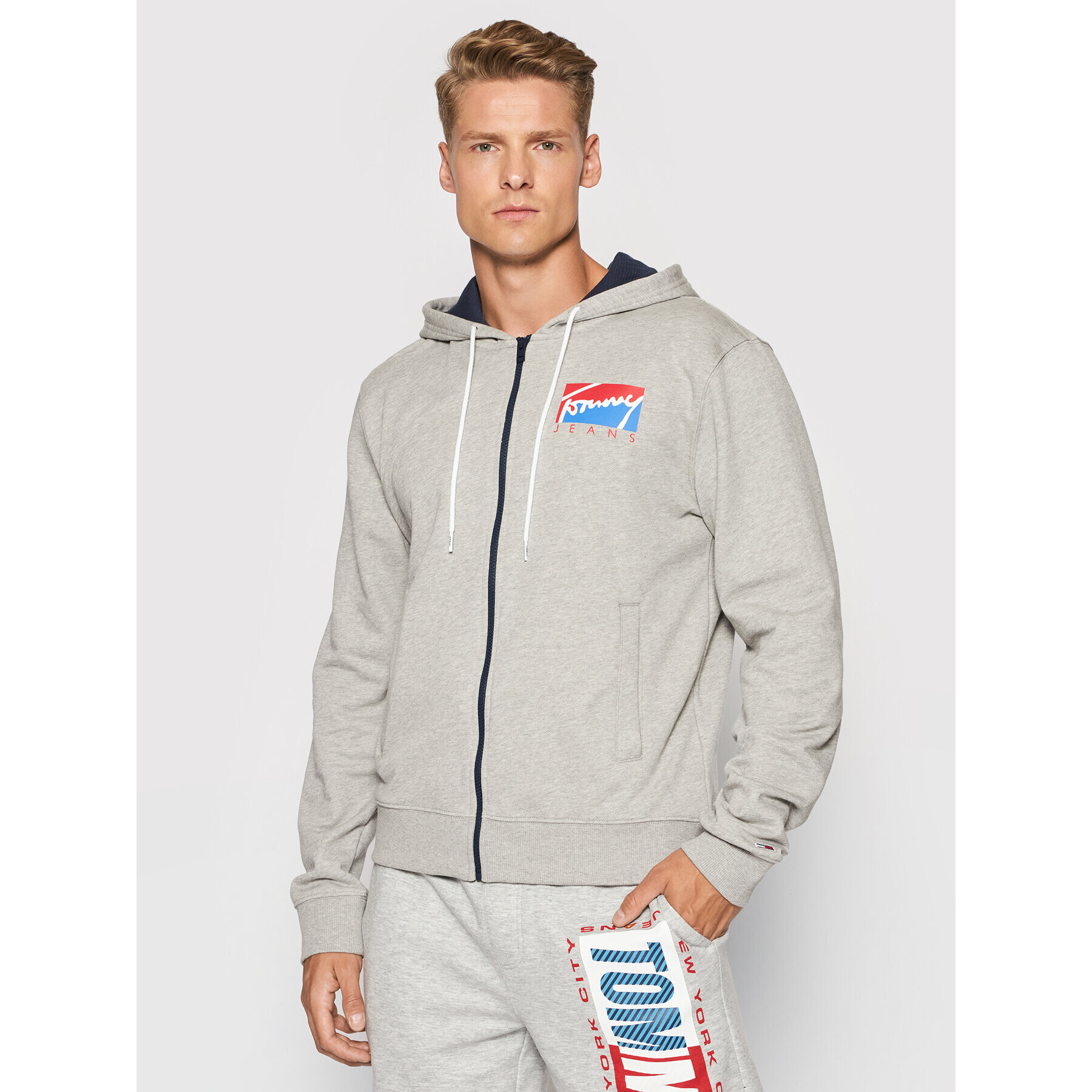 Tommy Jeans Pulóver Tjm Essential DM0DM10908 Szürke Regular Fit - Pepit.hu